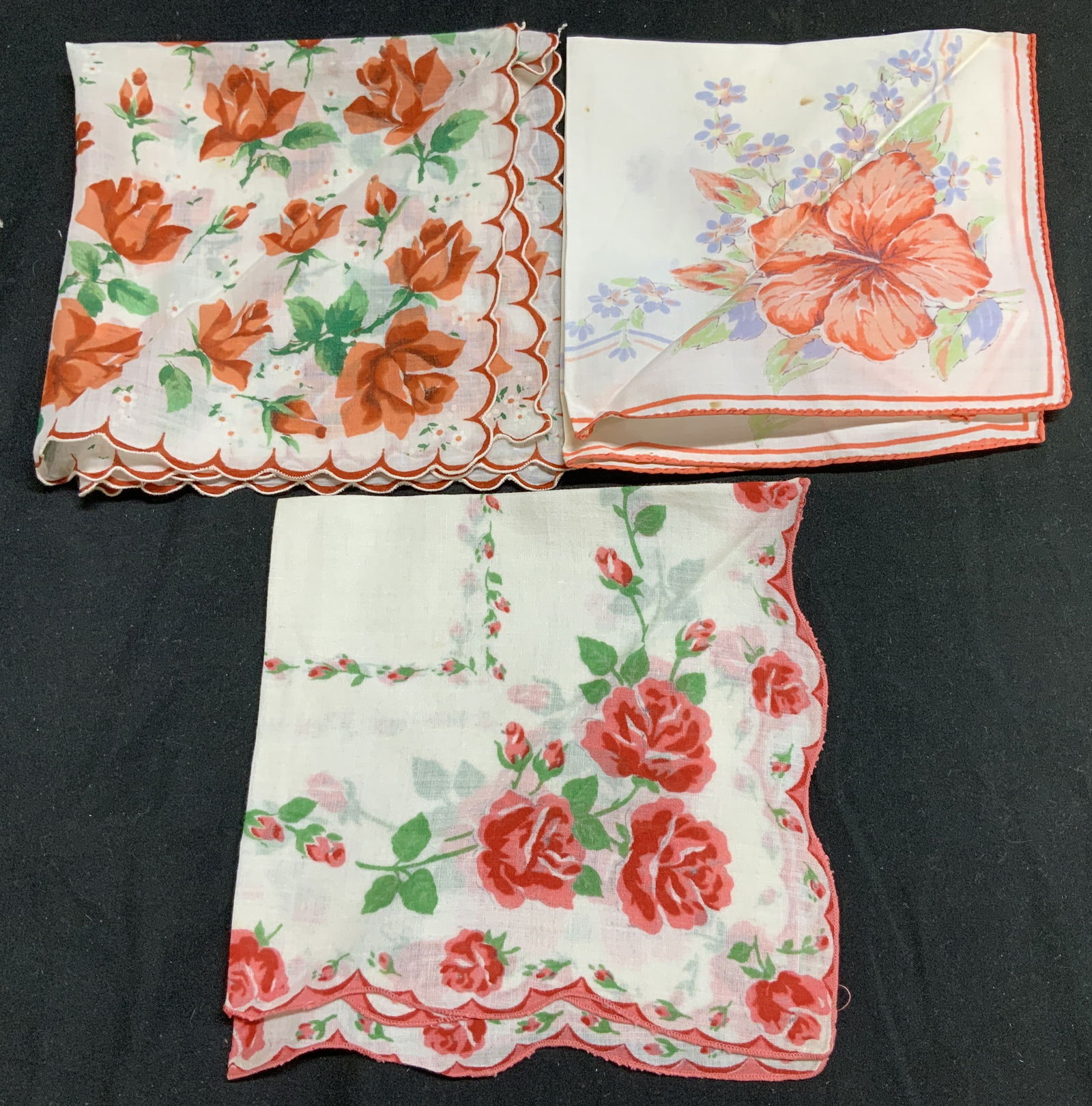 Lot 3 Vntg Assorted Floral Linen Handkerchiefs: Handkerchiefs appear to be made of linen or cotton material. They feature various distinctive rose prints. 2 handkerchiefs feature a scalloped edge. No visible signature or markings. Surface wear cons