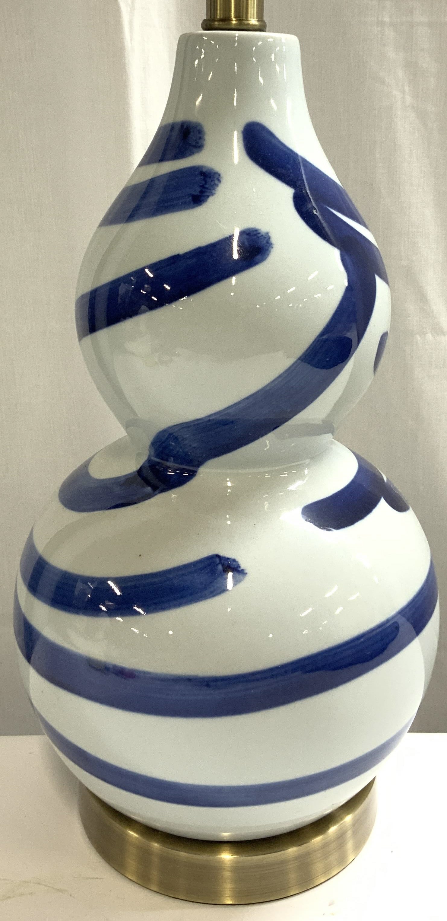 Chelsea House Essex Style Ceramic Table Lamp (1 of 7)