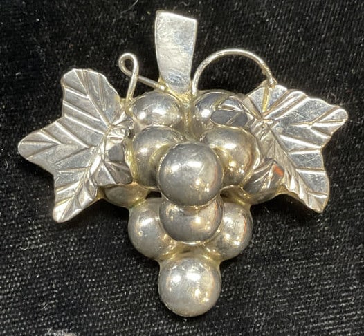 Vtg Sterling Silver Grape Brooch Pendant, Mexico (1 of 6)