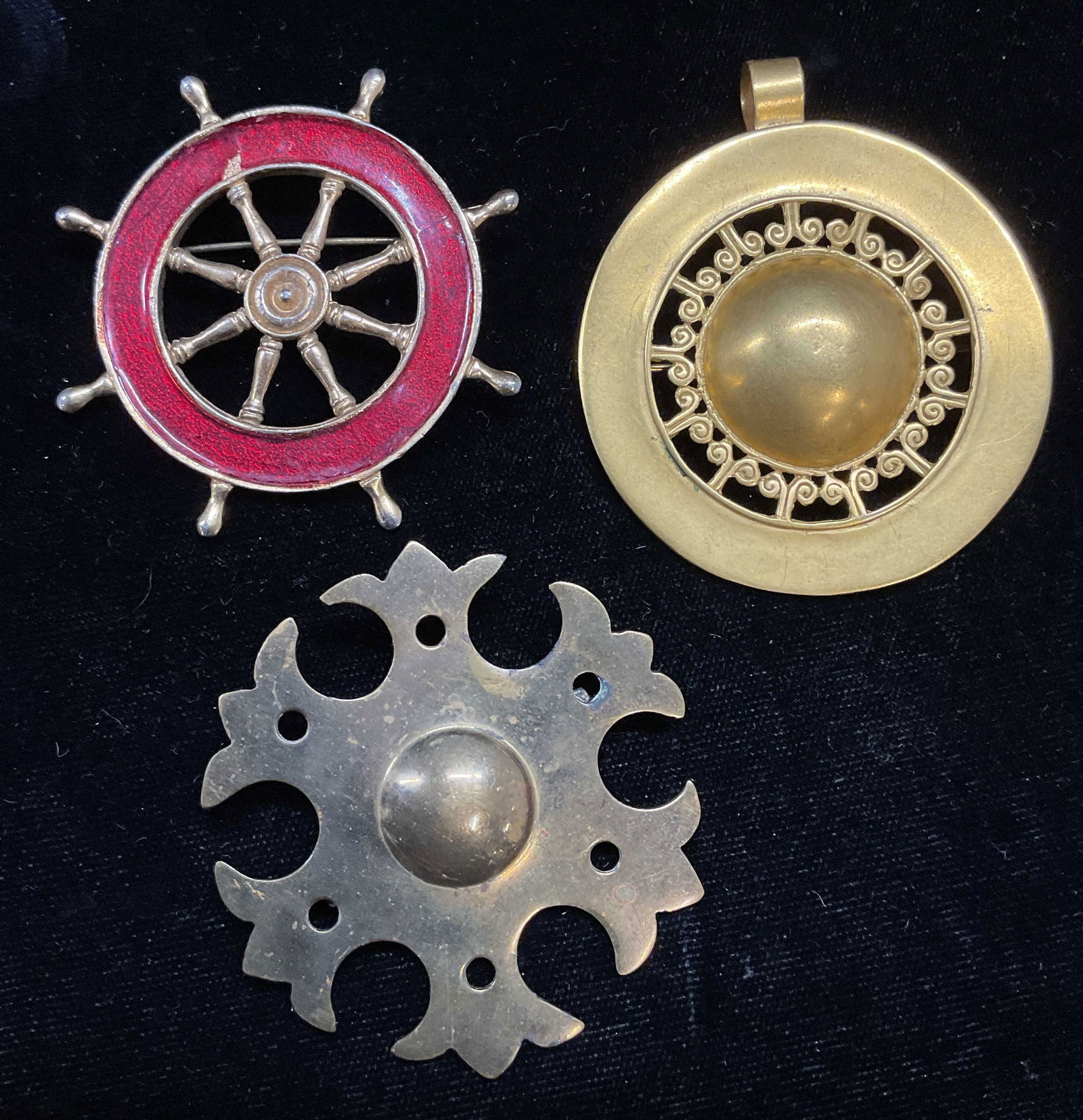 Lot 3 Vtg Gold Tn Enamel Ship Wheel Brooch + (1 of 8)
