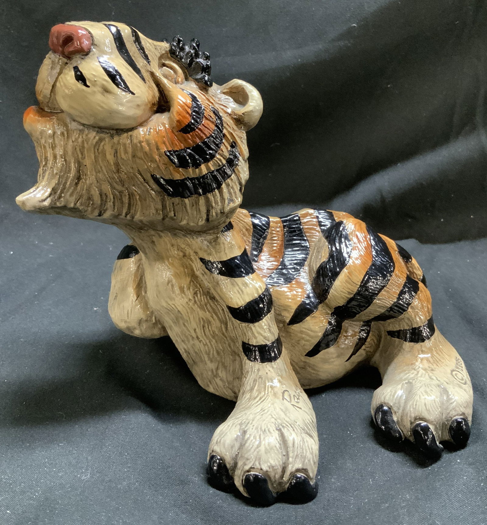 Vntg 1985 John Raya Taj Tiger Ceramic Figurine (1 of 6)