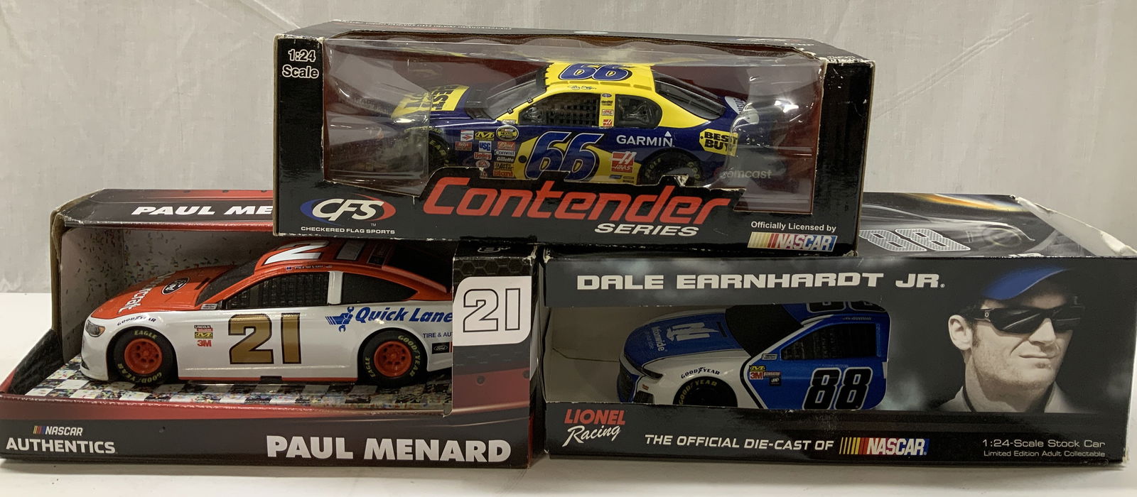 Lot 3 NASCAR Assorted 1:24 Die-Cast Metal Cars (1 of 9)