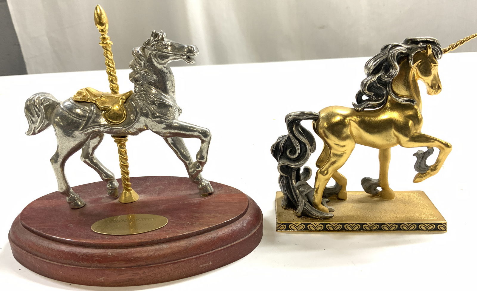 Lot 2 Assorted Horse Figurines (1 of 8)