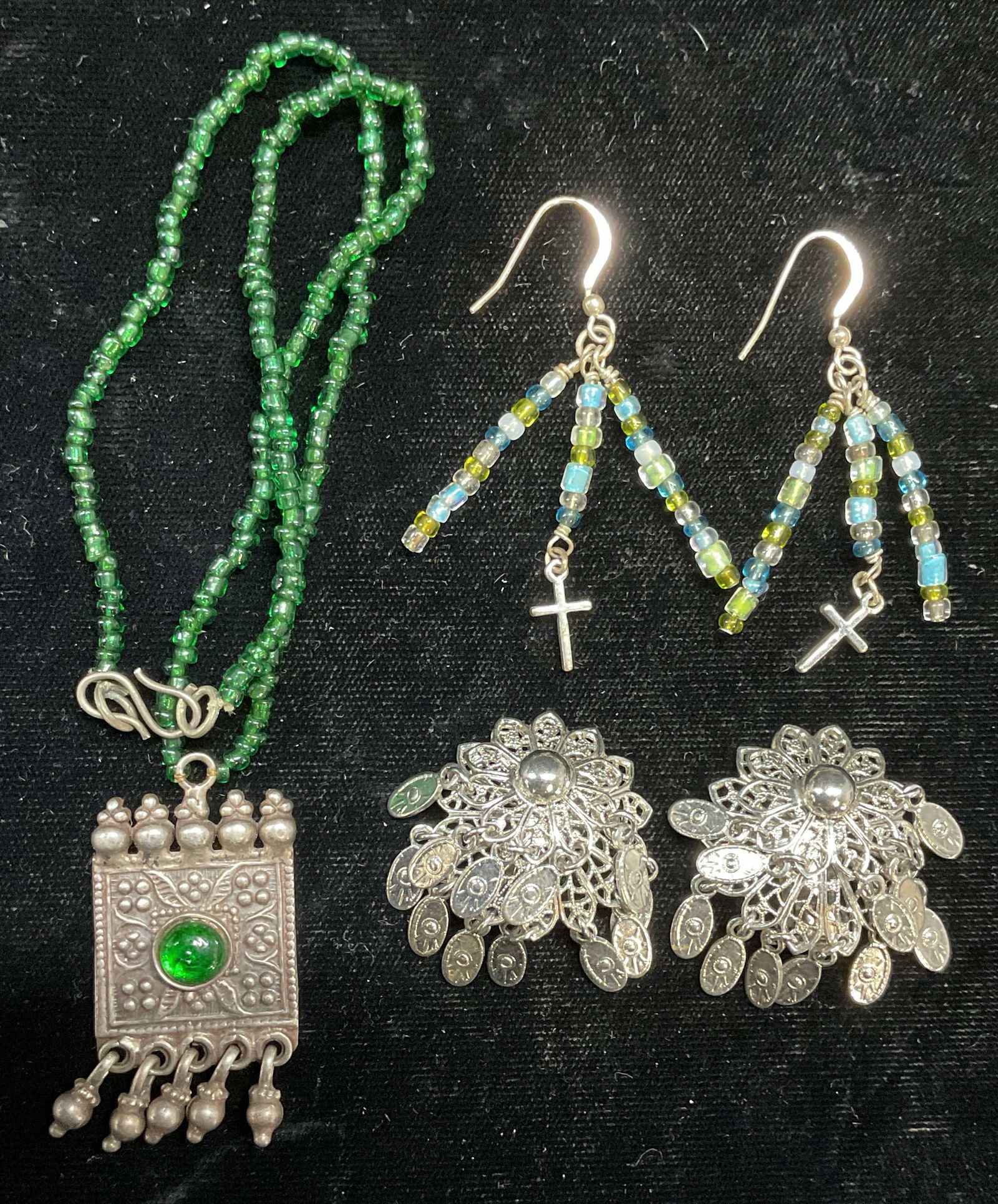Lot 3 Green Beaded Pendant Necklace, Earrings (1 of 6)