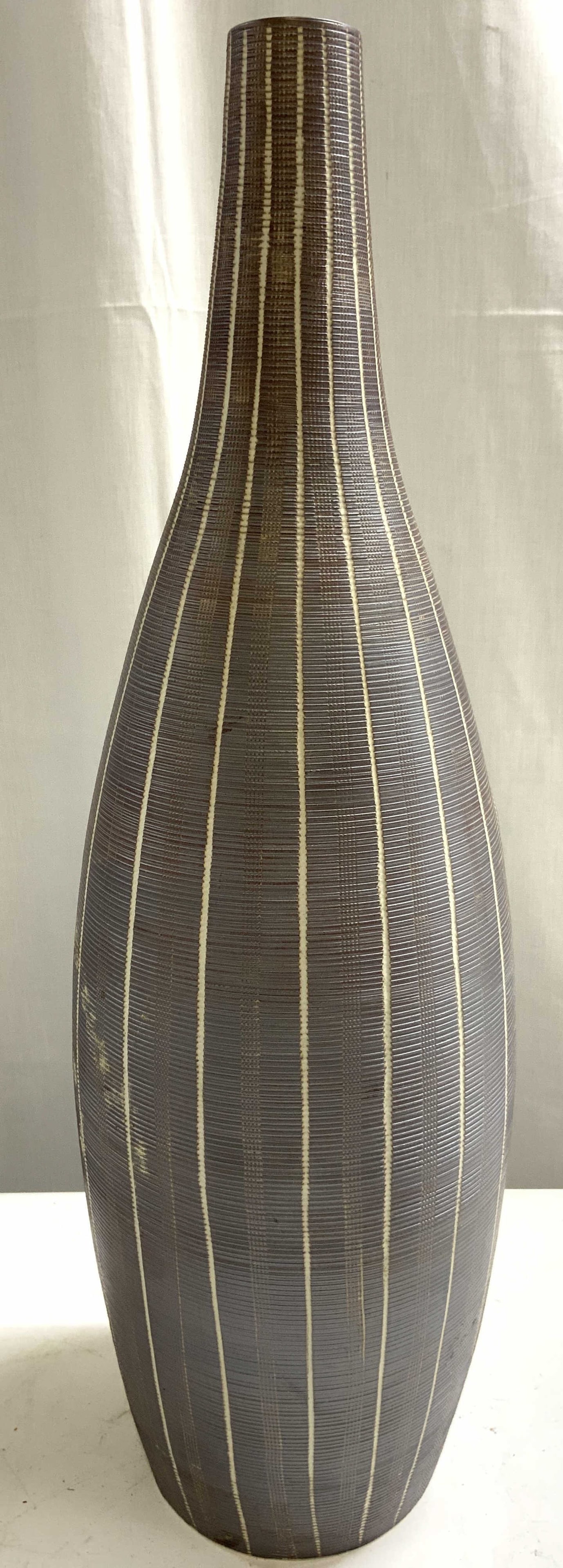 GOLD LEAF DESIGN GROUP Ceramic Vase W Piping (1 of 7)