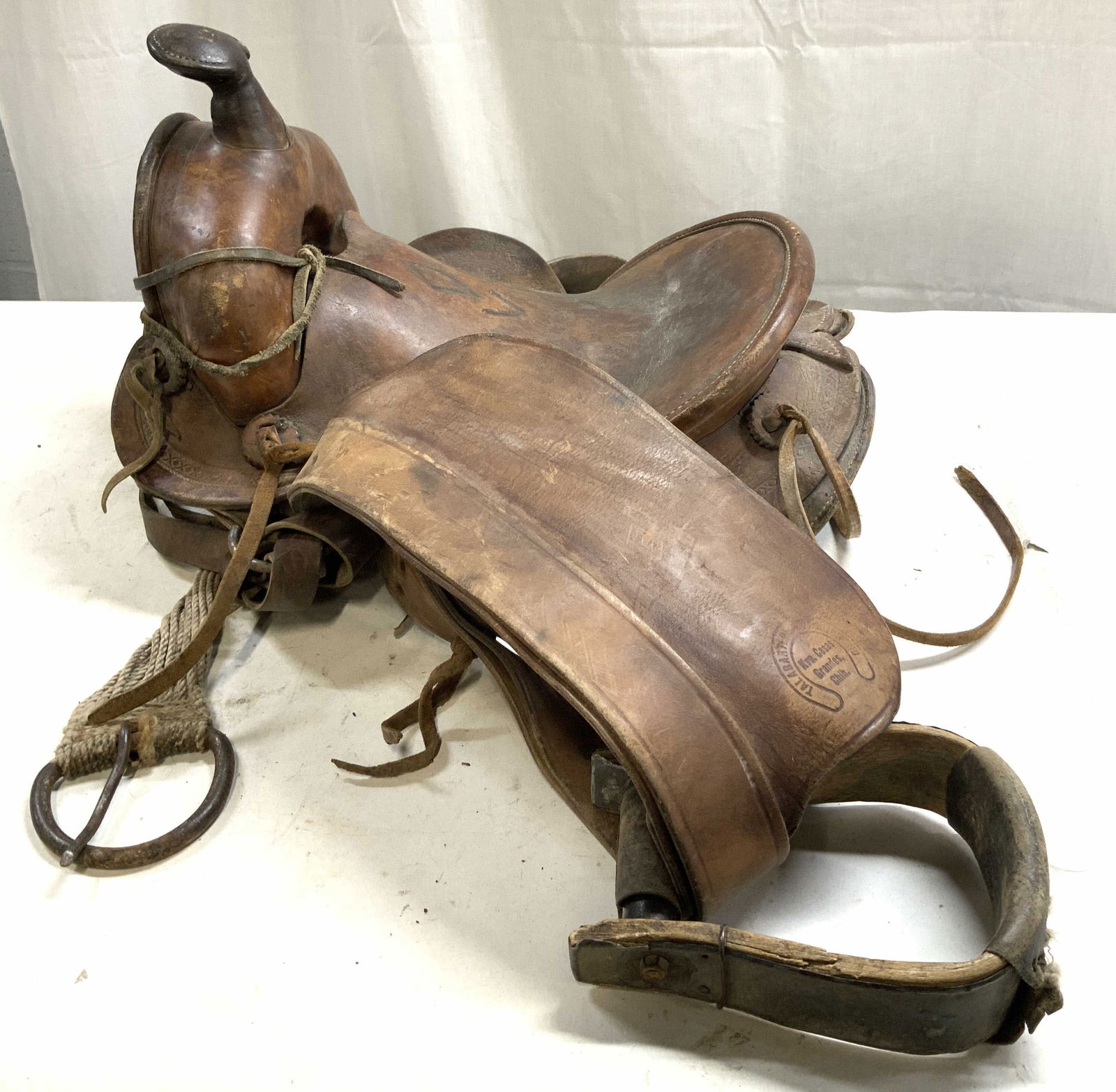 Vntg TALABARTE Western Brown Saddle & Stirrups MEX (1 of 12)