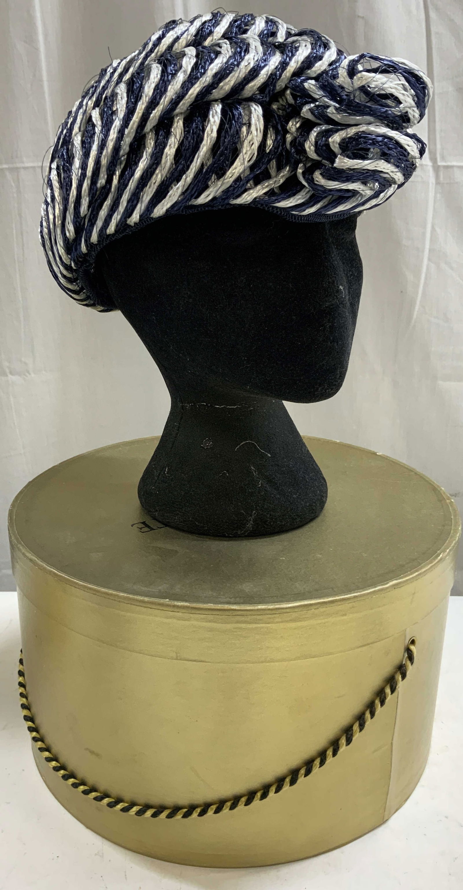 UNION MADE Vtg Woven Straw Style Hat Blu & Wht (1 of 7)