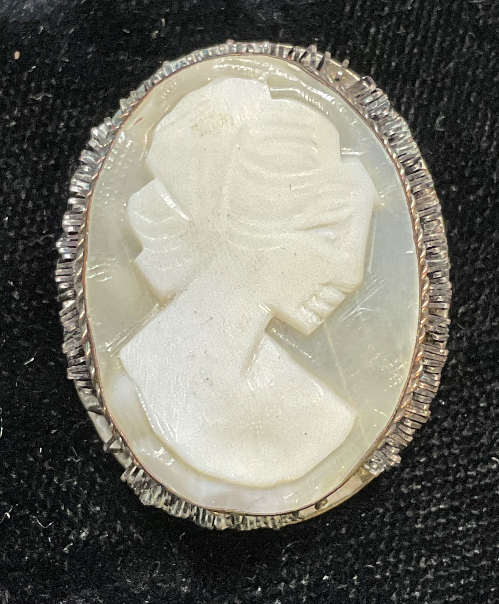 Vtg Signed Silver Tone Shell Cameo Brooch (1 of 6)