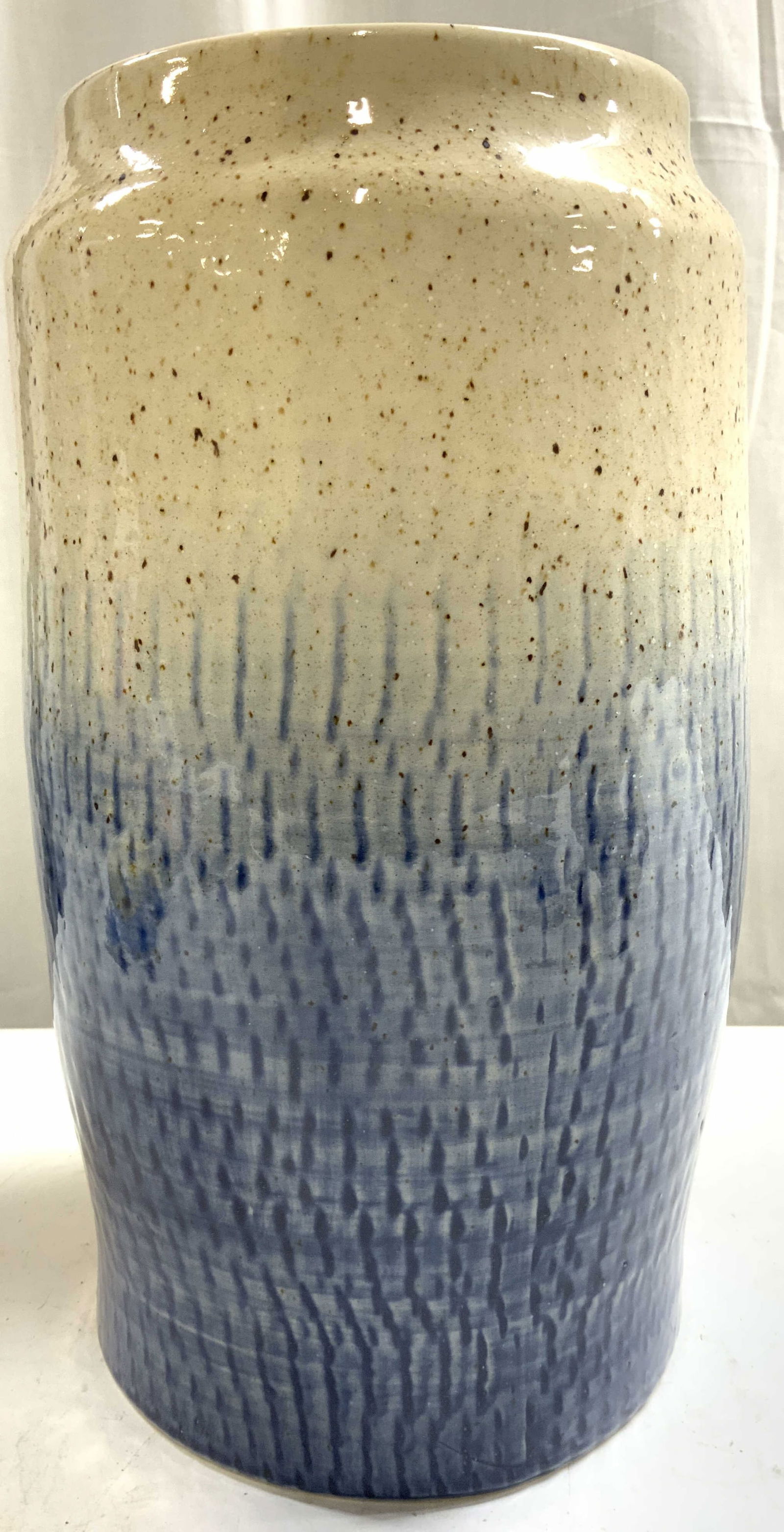 NAPA HOME & GARDEN SHADIYA Ceramic Vase (1 of 7)