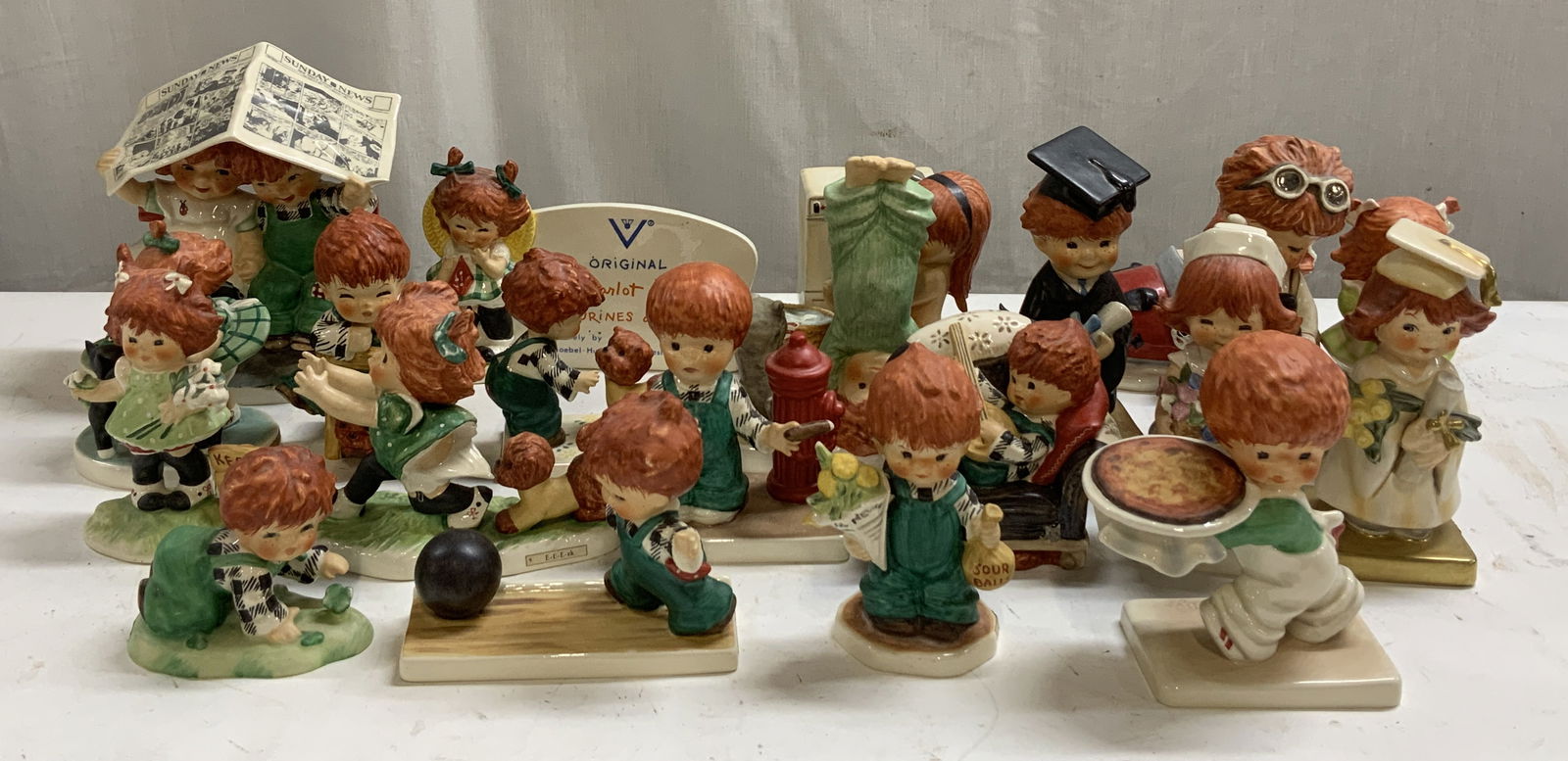 Lot 21 Vntg Red Hair Goebel Porc Figurines GERMANY (1 of 20)
