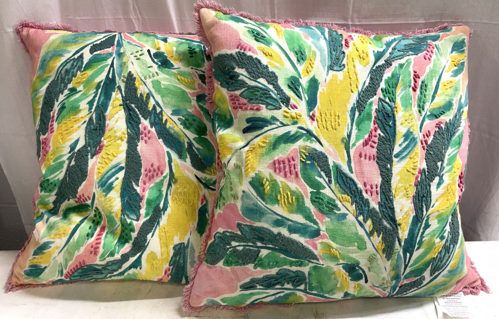 ENVOGUE INTL Pr Fringed Floral Throw Pillows India (1 of 8)