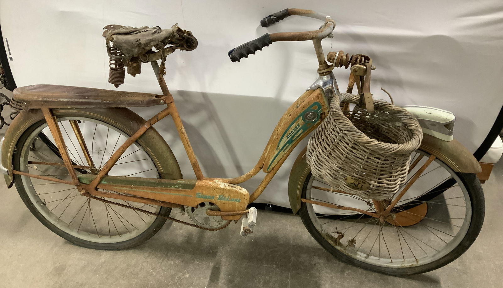 Vtg Monark Super Deluxe Bicycle W Nantucket Basket (1 of 13)