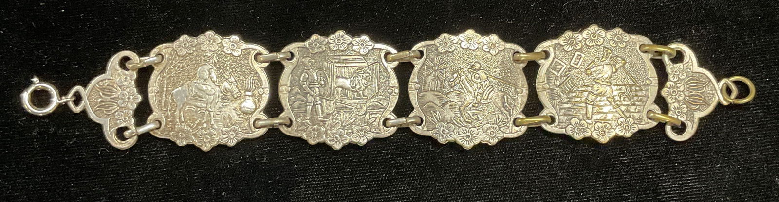 Vintage Silver Plated Figural Panel Bracelet (1 of 6)