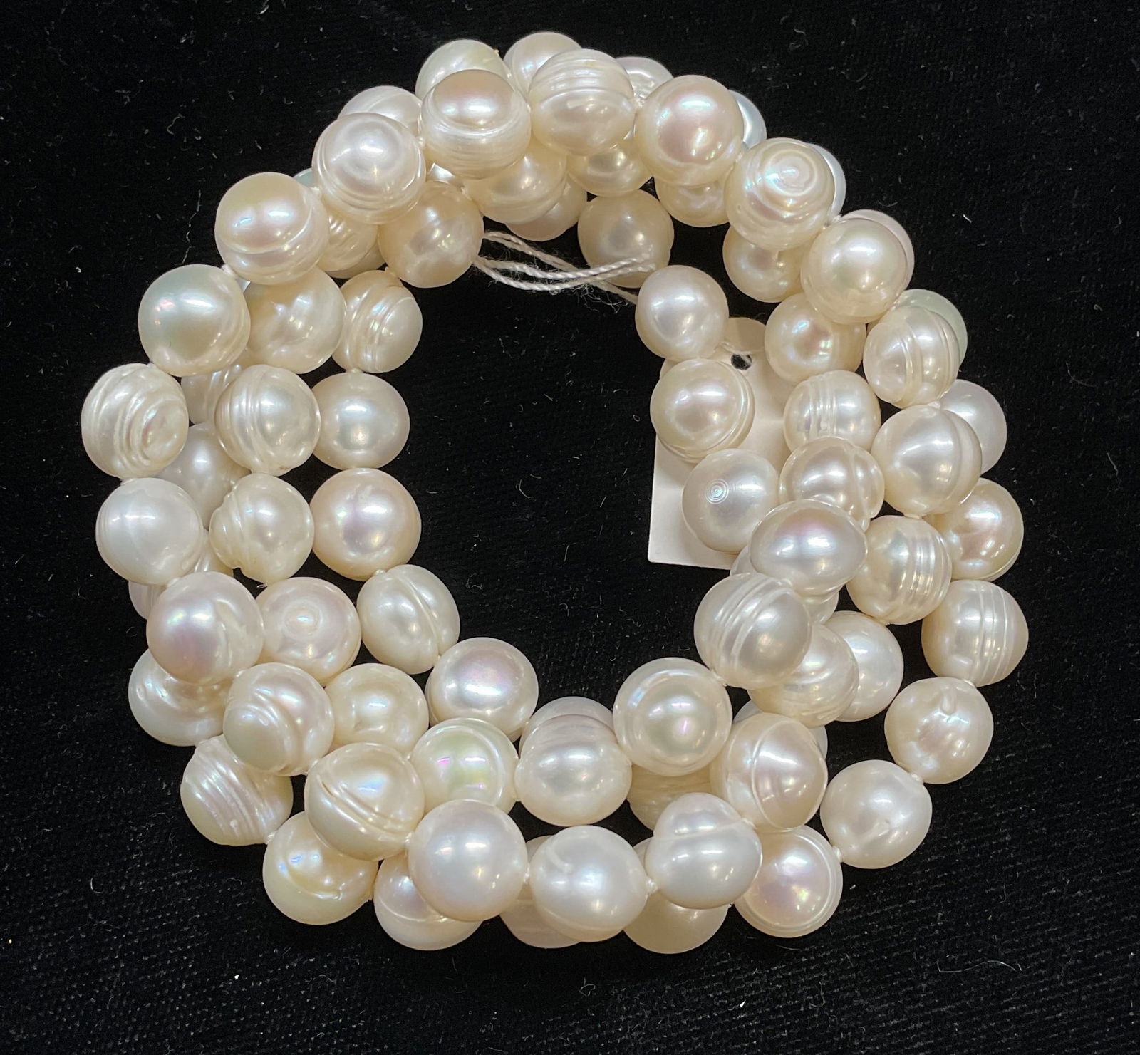 Heavy Glass Pearl Beaded Rope Necklace: Heavy glass faux pearl beaded rope necklace. Drop length approx 14 inches. Some wear including scratching. Jewelry, estate jewelry, costume jewelry, cocktail jewelry, fashion jewelry, accessories, fas