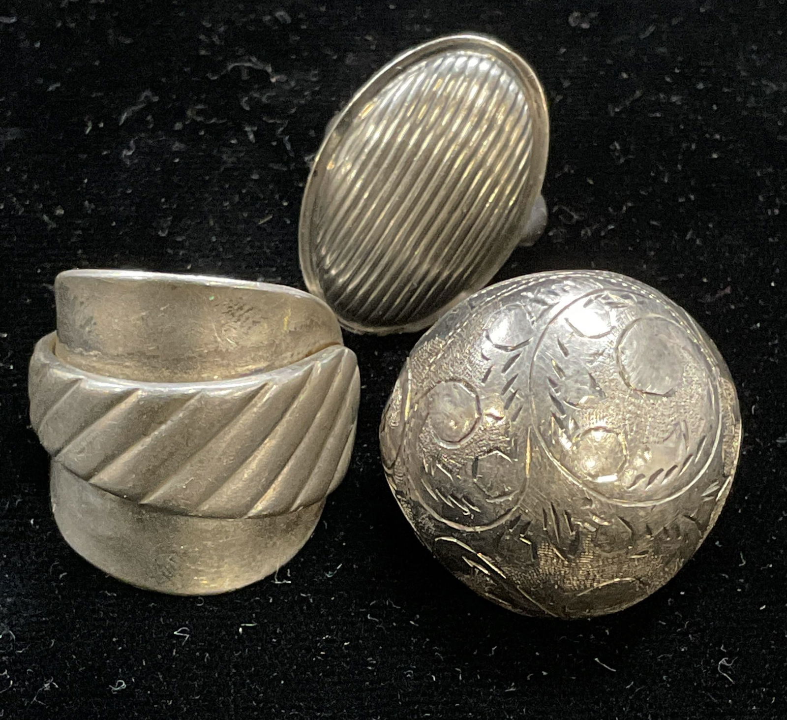 Lot 3 Vintage Sterling Silver Rings (1 of 7)
