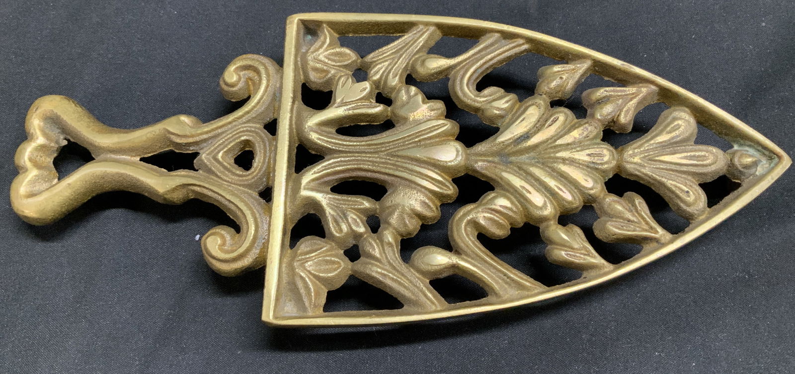 Vintage WILTON Ornate Brass Trivet (1 of 7)