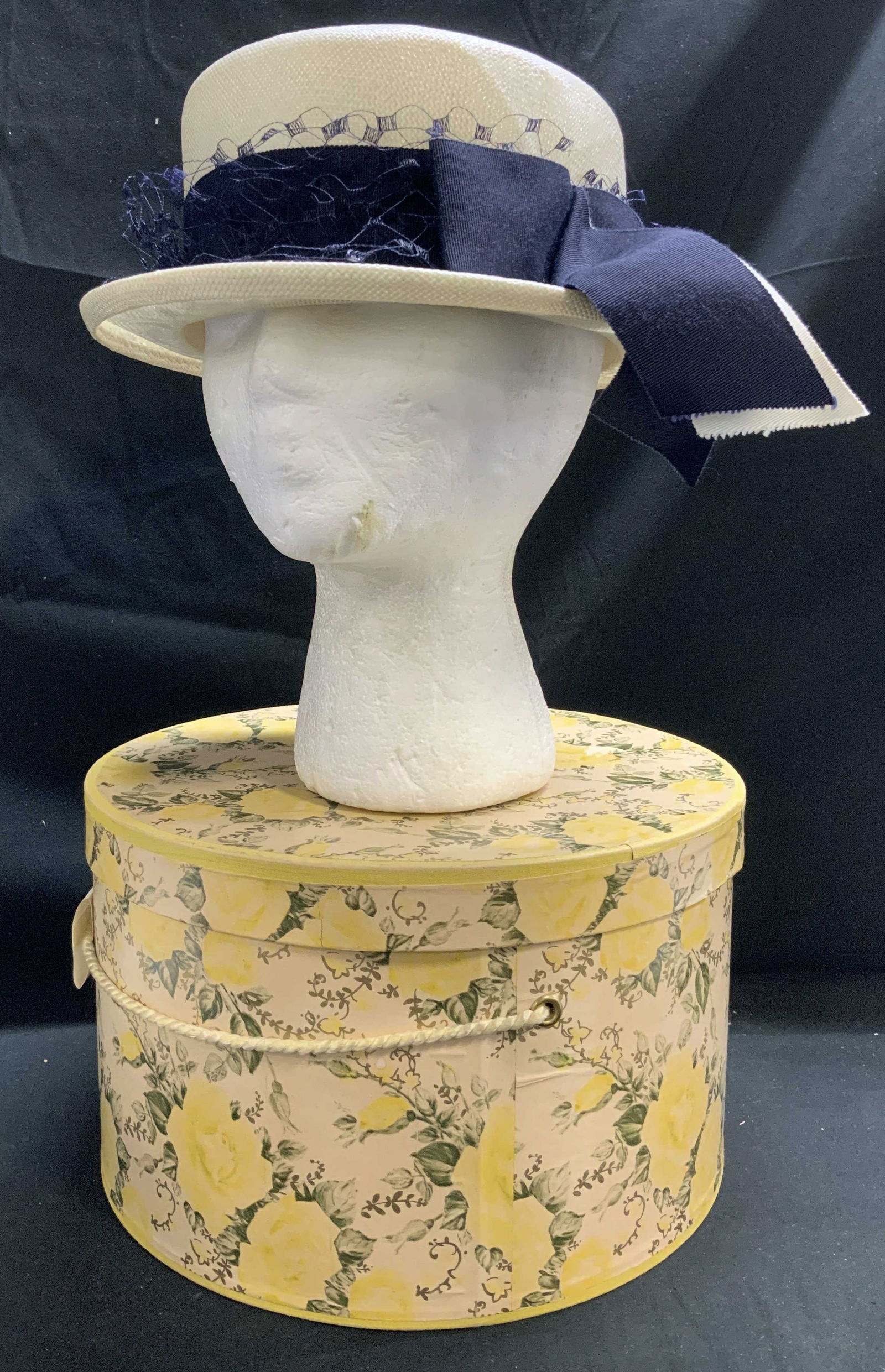 Vntg United Hatters Cap. Straw Hat W Navy Ribbon (1 of 7)