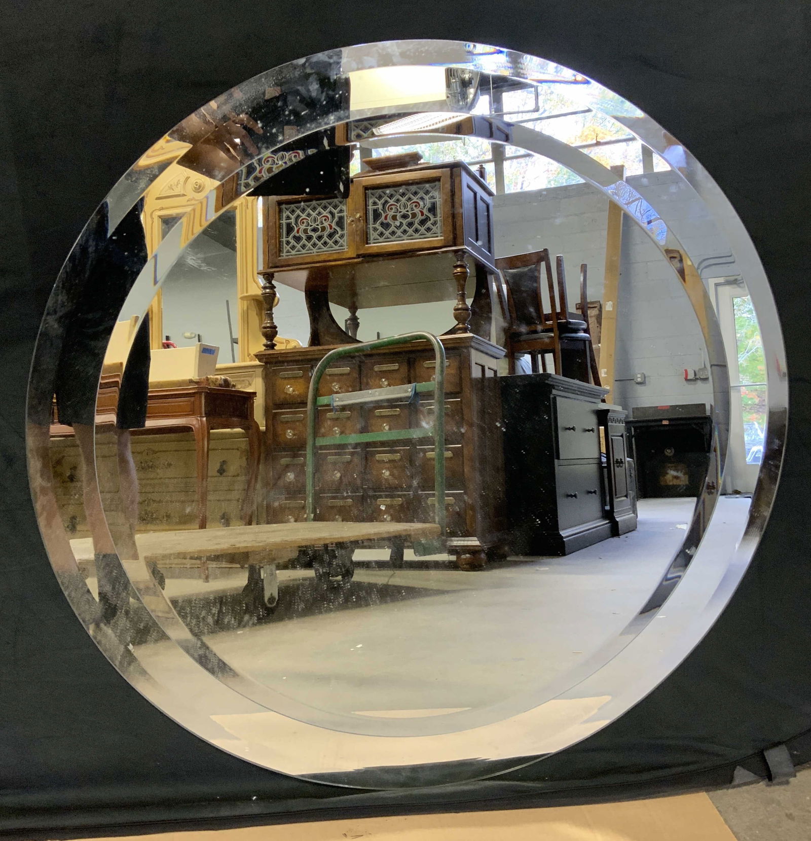 Beveled Circular Frameless Wall Mirror (1 of 6)