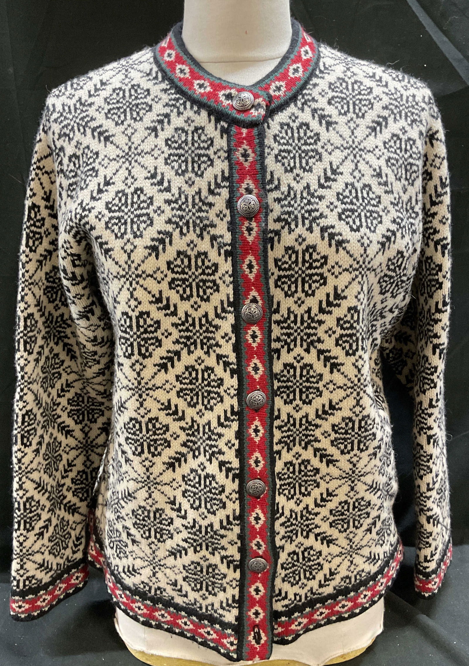 Vtg LL Bean Nordic Merino Wool Cardigan (1 of 6)