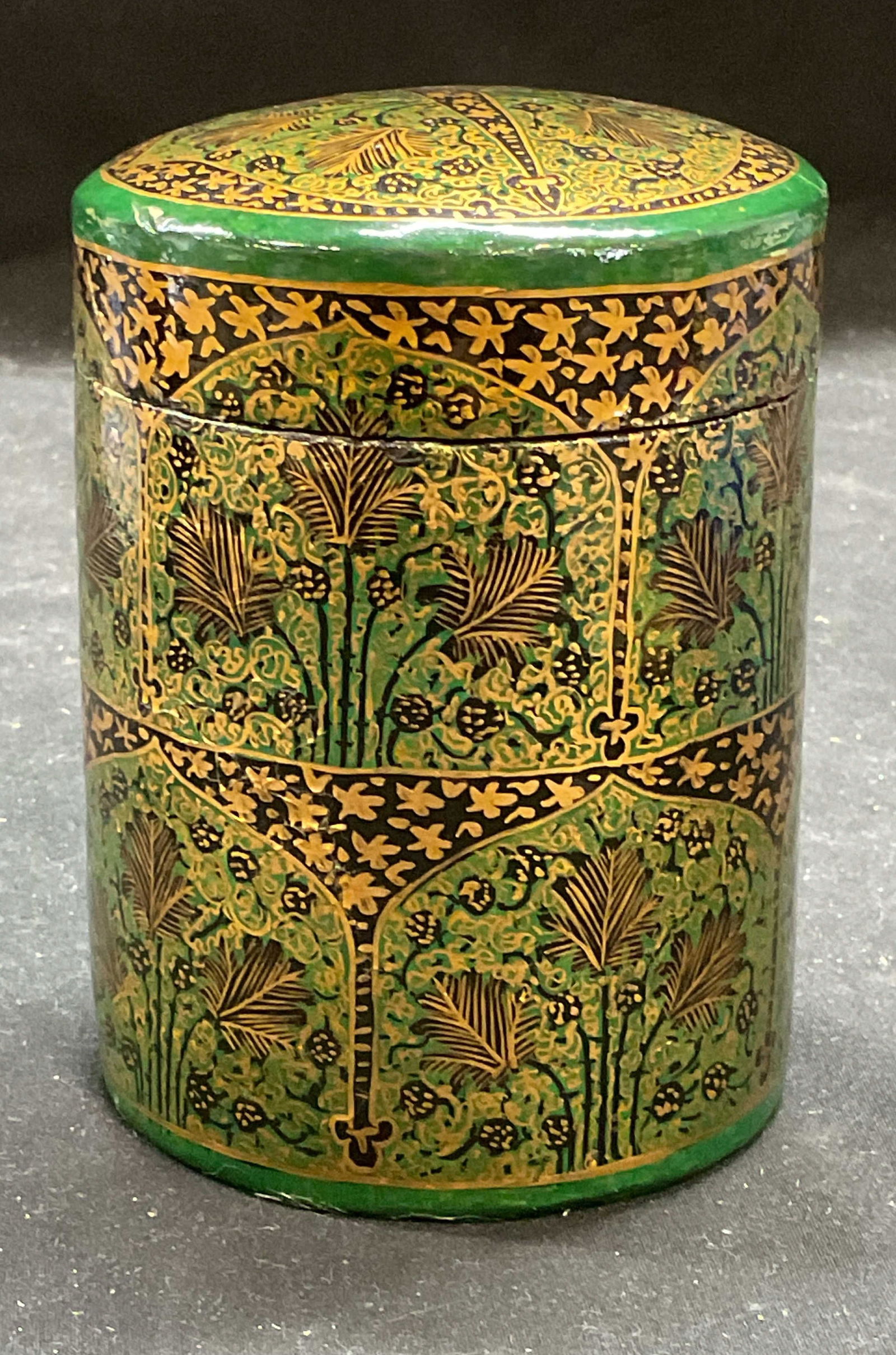 Vintage Green Gilt Lacquerware Lidded Jar (1 of 6)