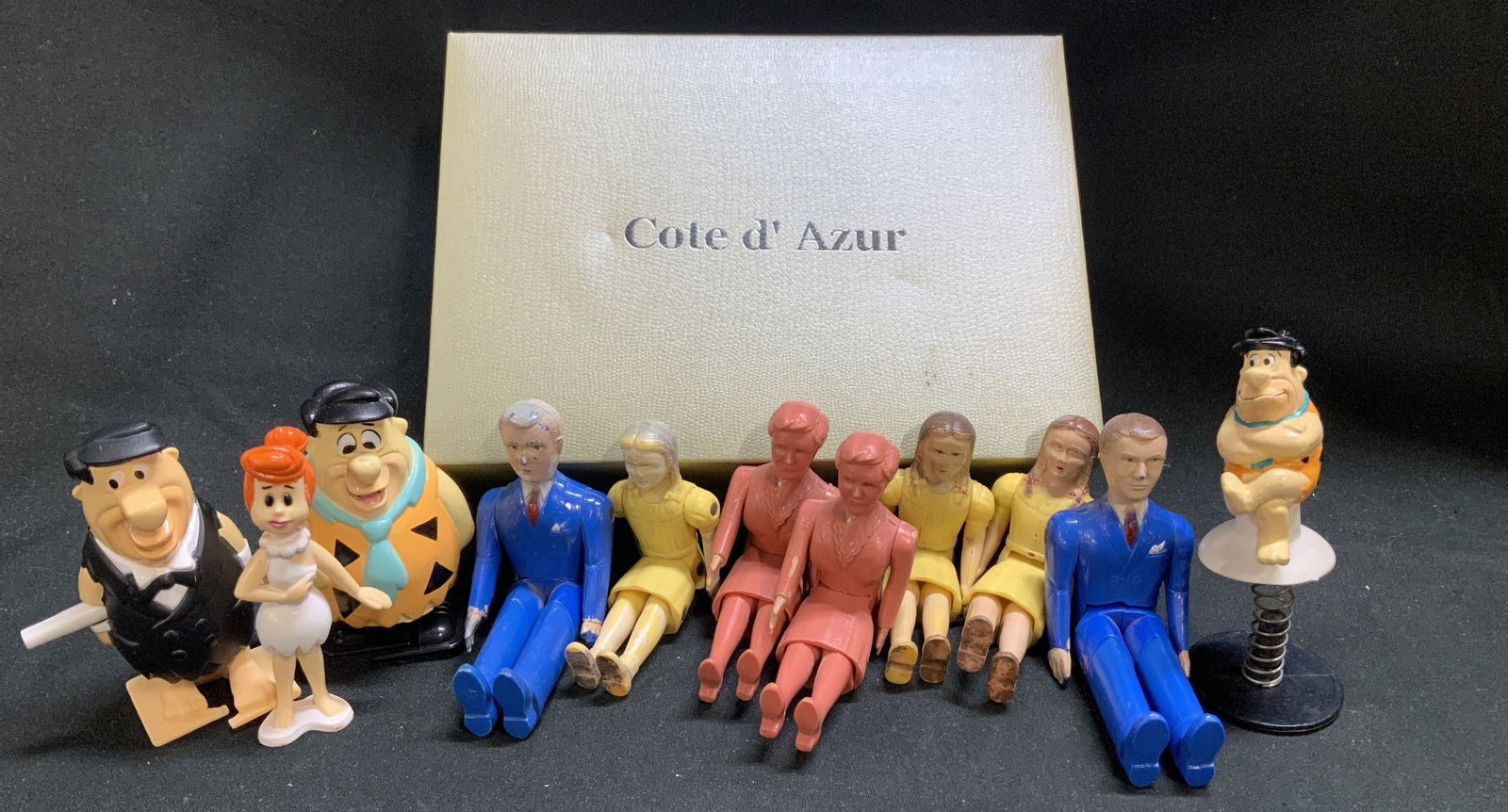 Lot 11 Vntg Renwal, Fred & Wilma Flintstone Figs. (1 of 13)