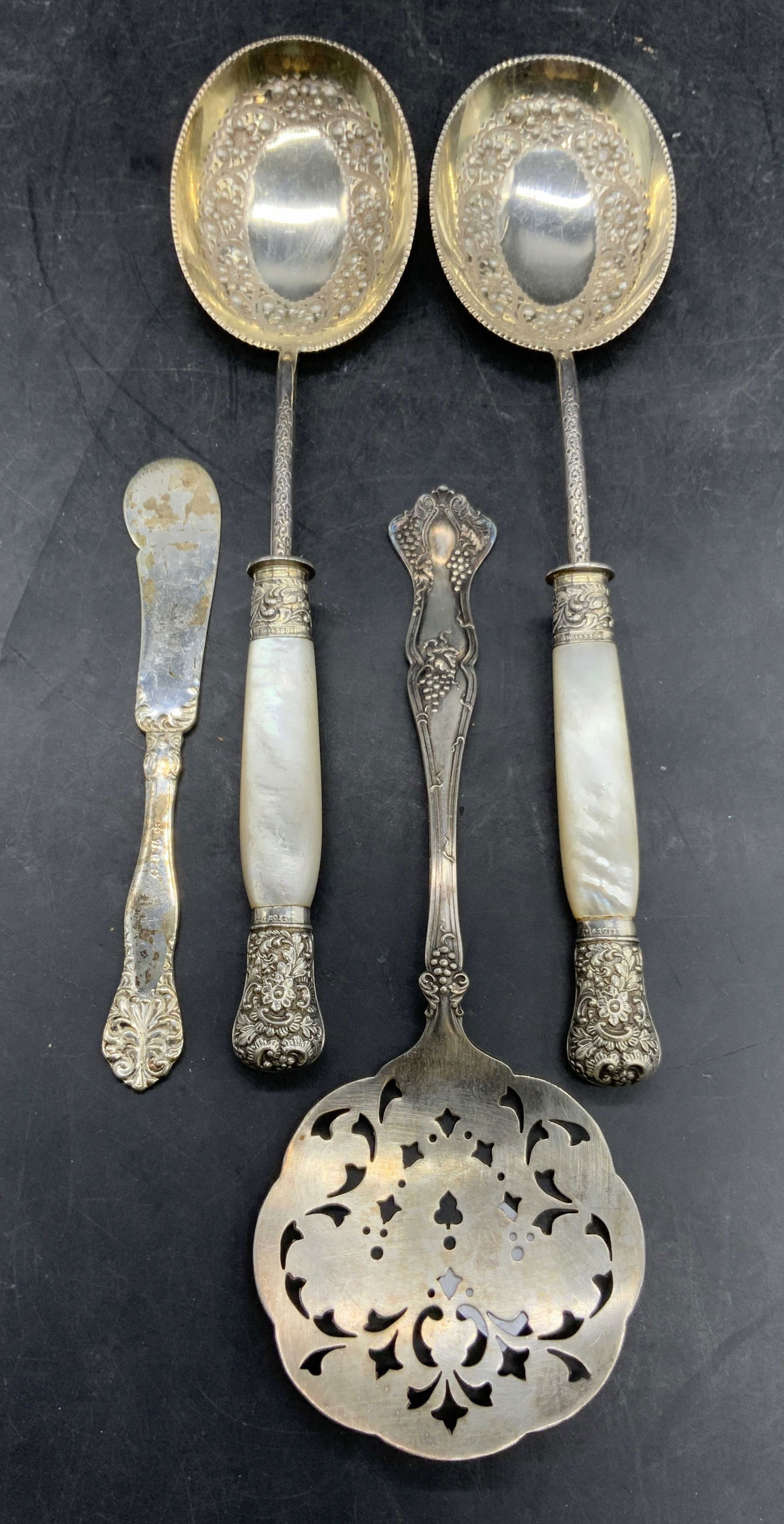 Atq Silv Pl & Moth Of Prl Serv Spoons & More (1 of 9)