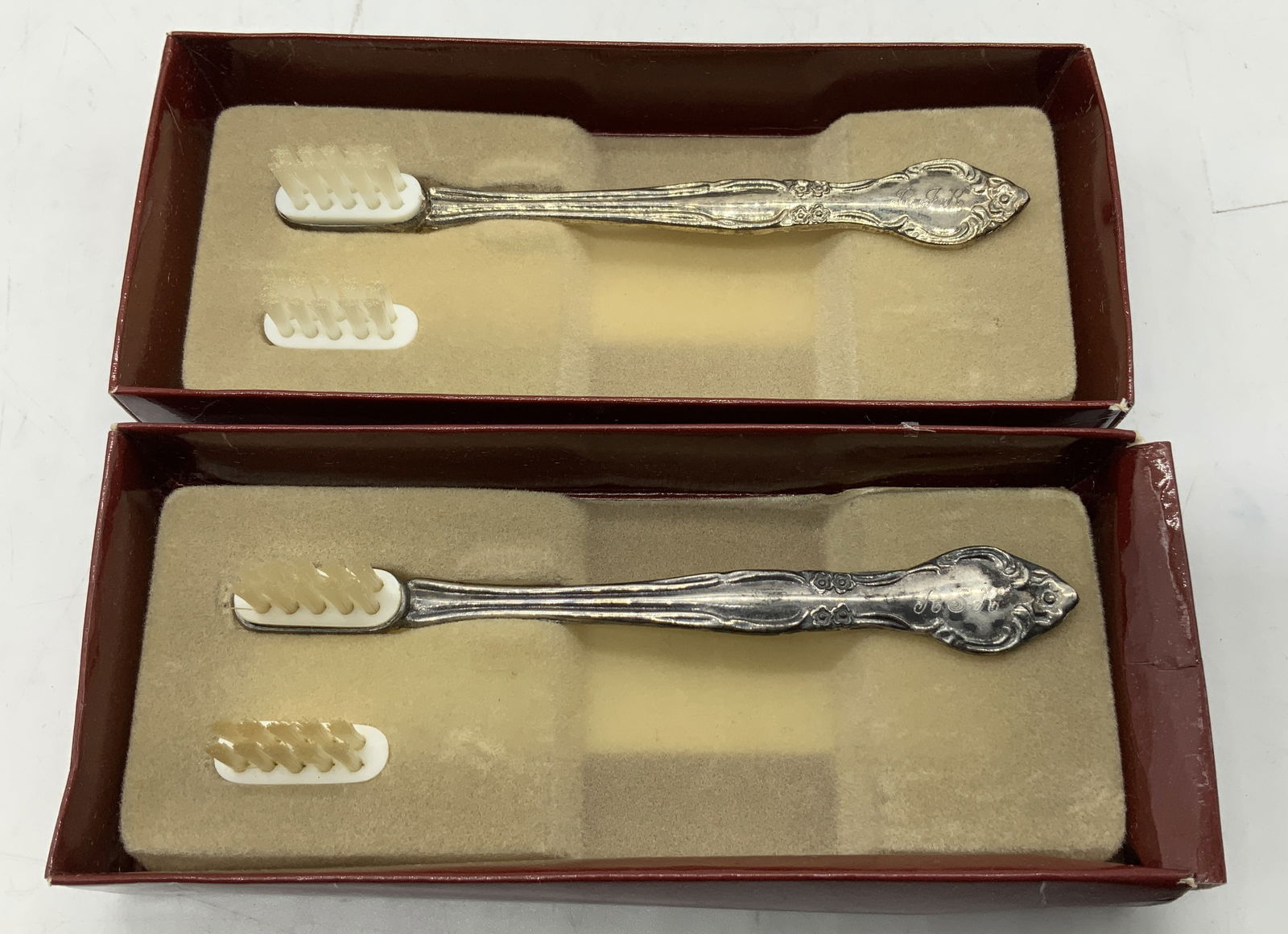 Lot2 Vtg Engraved Silver plate Baby Toothbrush (1 of 10)