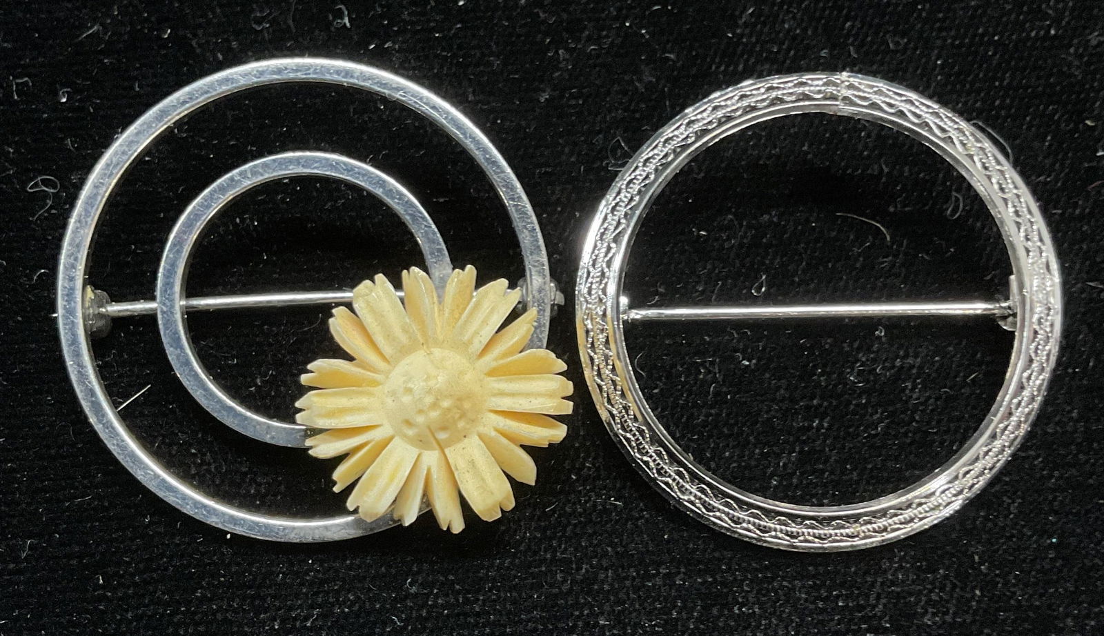 Lot 2 WRE Sterling Silver Flower Brooch + (1 of 6)