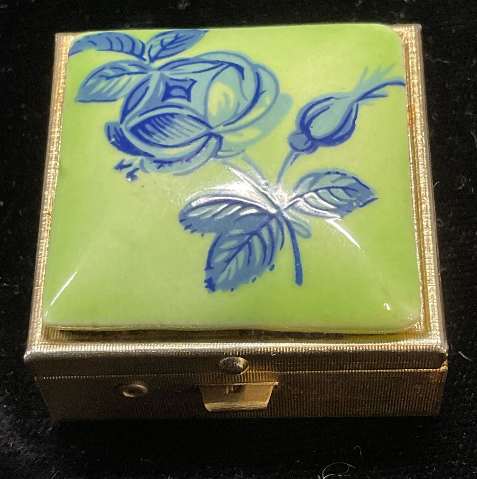 Vtg Gold Tone Ceramic Floral Pill Trinket Box (1 of 7)