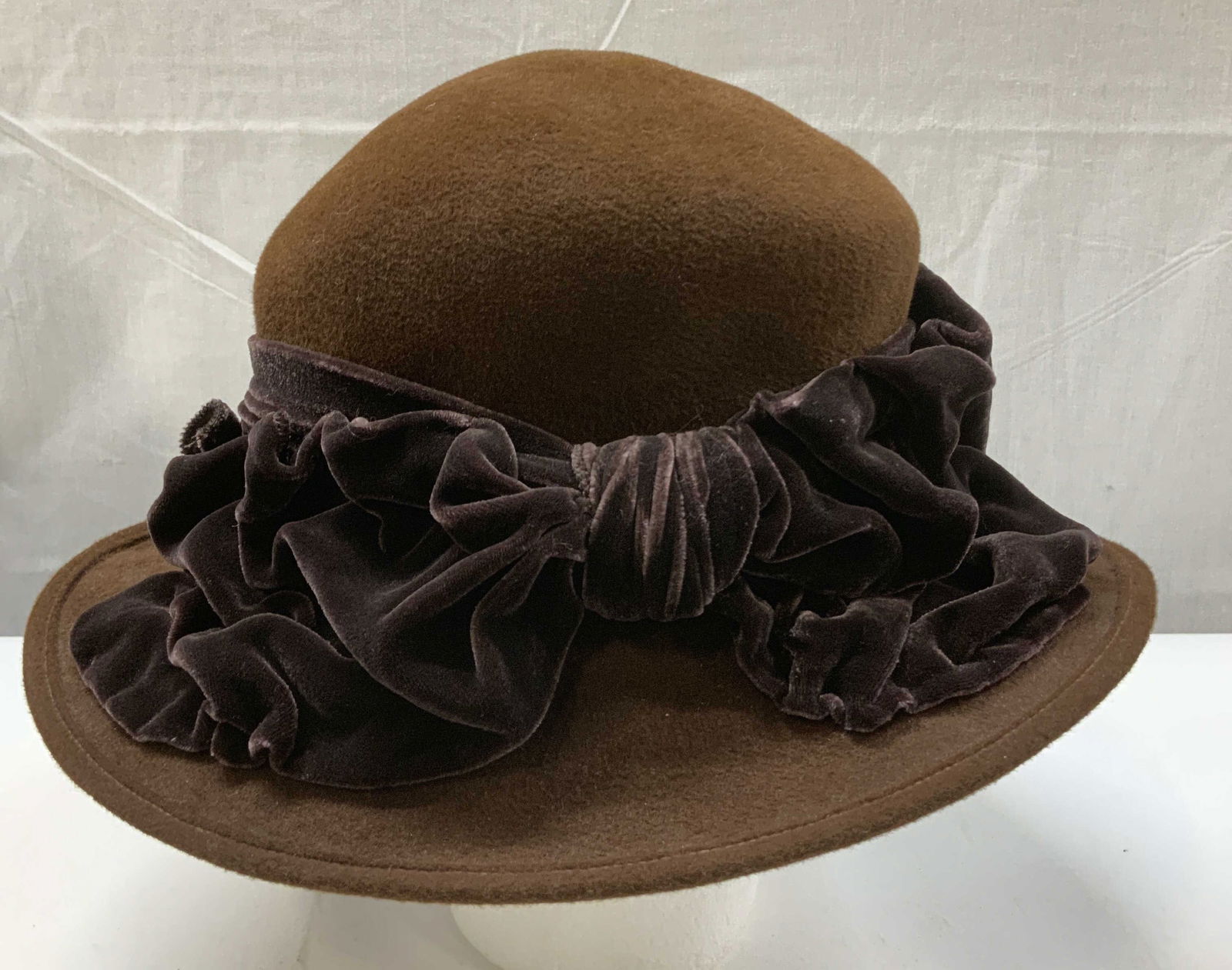 Vntg Louise Green Wool Cloche Hat W Velvet Ribbon (1 of 6)