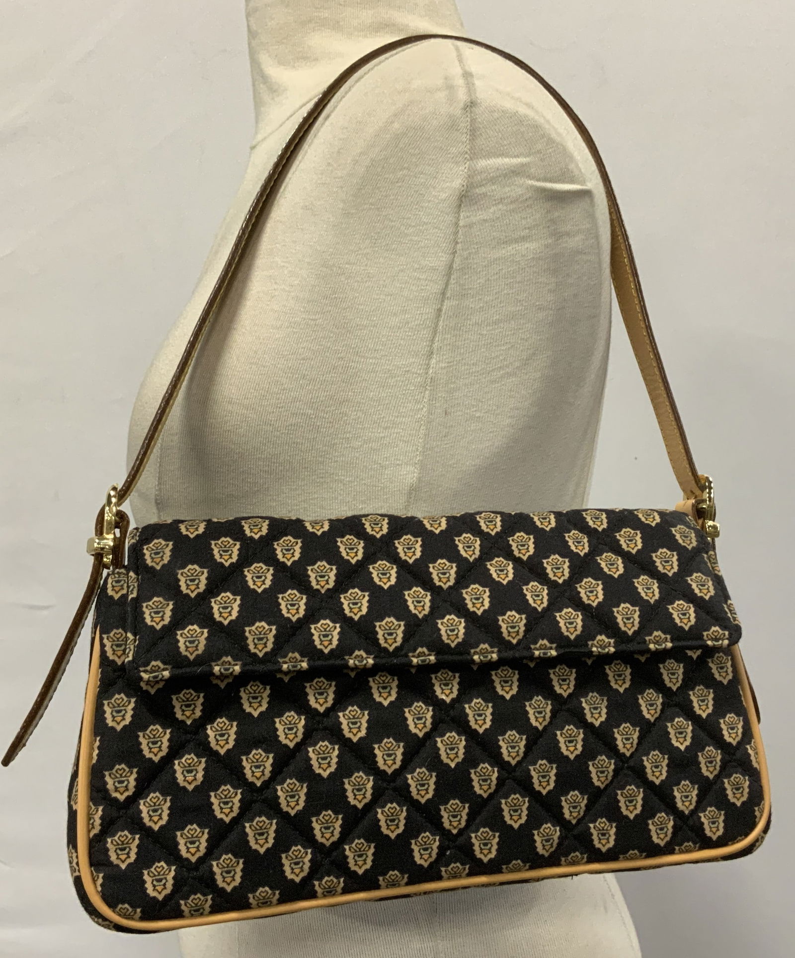 Vntg Pierre Deux Black Quilted Shoulder Bag (1 of 6)