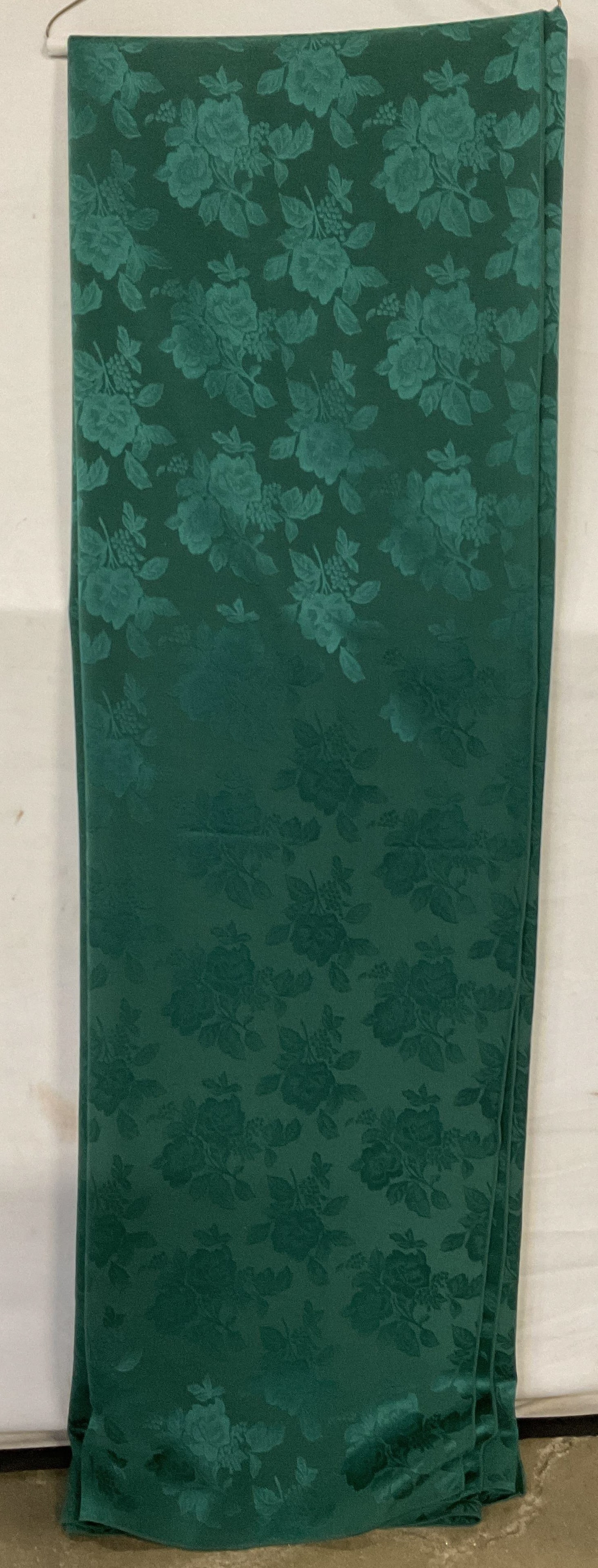 Green Damask Floral Tablecloth (1 of 6)