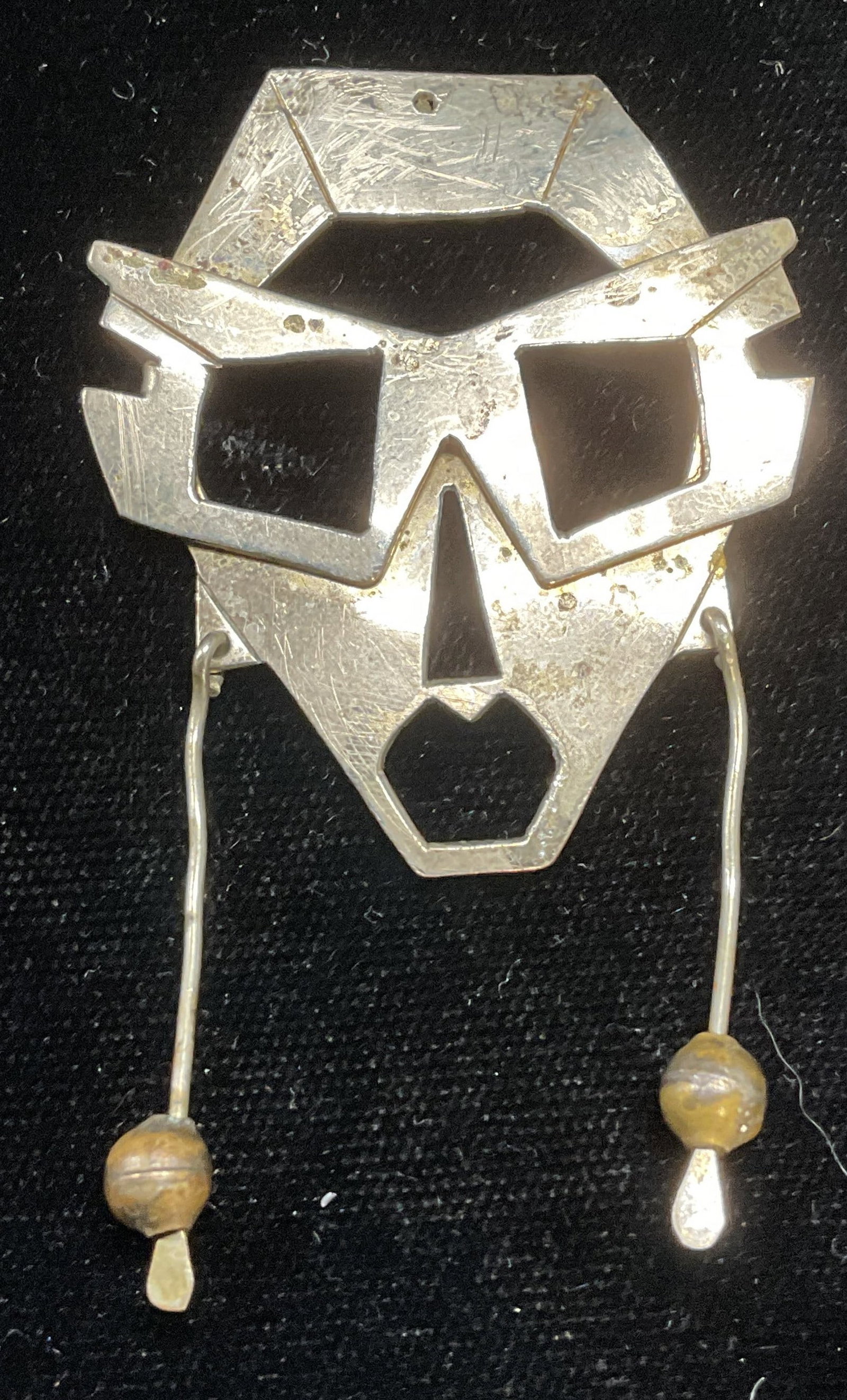 Alpaca Silver Tone Face Pendant, Mexico: Alpaca silver tone face motif pendant. Marked Alpaca. Made in Mexico. Measures approx 2.75 x 1.5 inches. Some scratching. Jewelry, estate jewelry, costume jewelry, cocktail jewelry, fashion jewelry, a