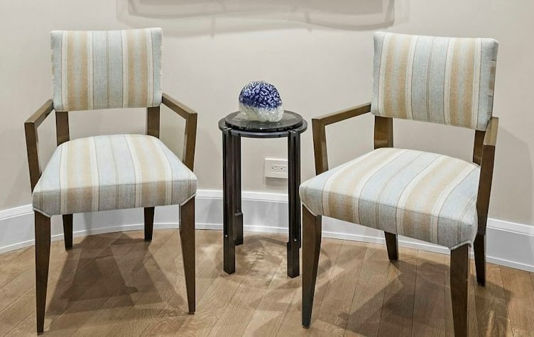 ARTISTIC FRAME Pr Uph Art Deco Wood End Chrs (1 of 15)