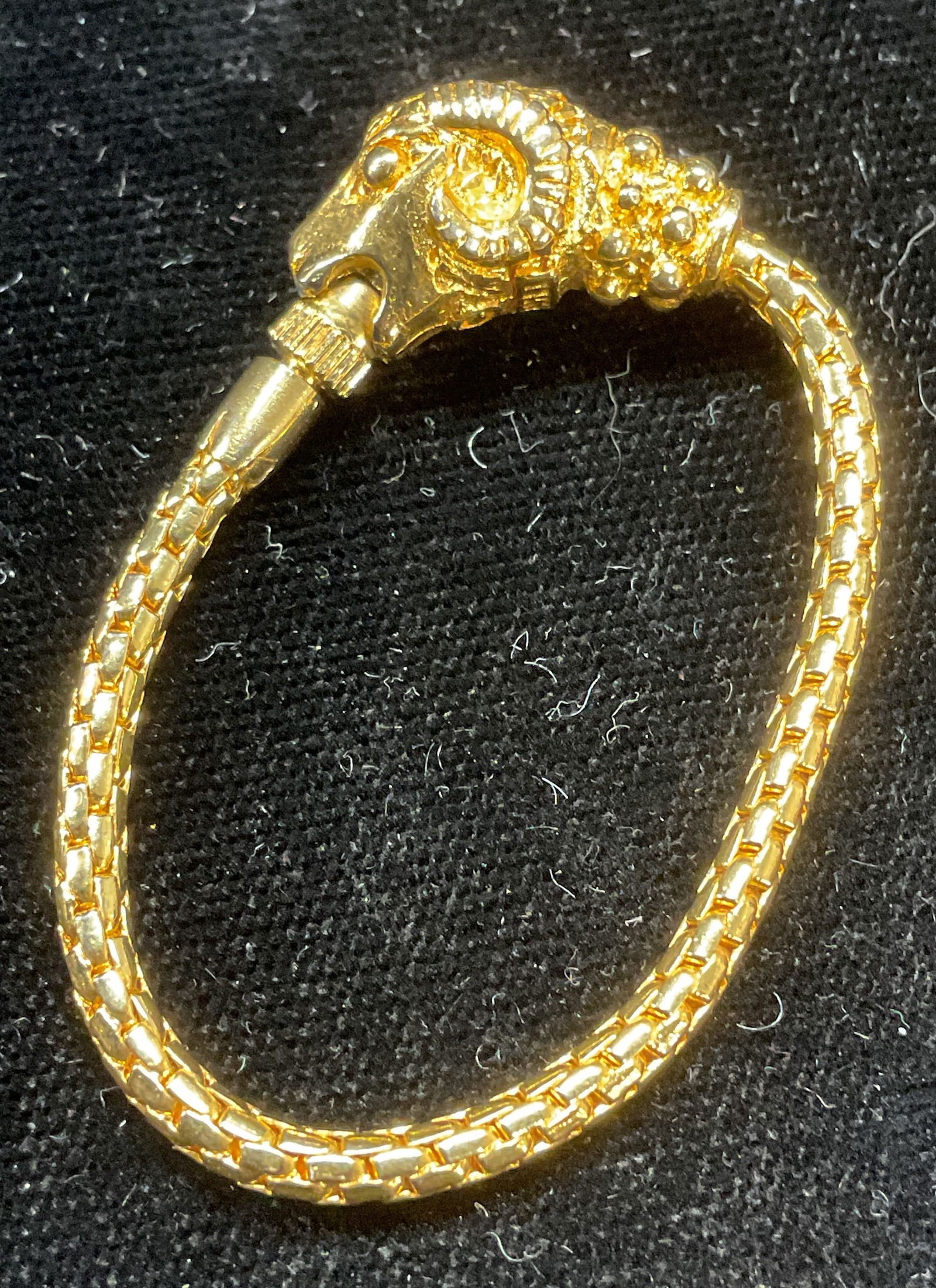 Mosell Gold Tone Ram Head Chain Accessory (1 of 6)