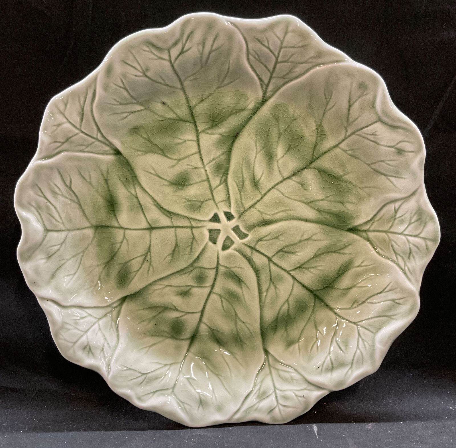 Vtg Signed English Ceramic Cabbage Leaf Platter (1 of 7)