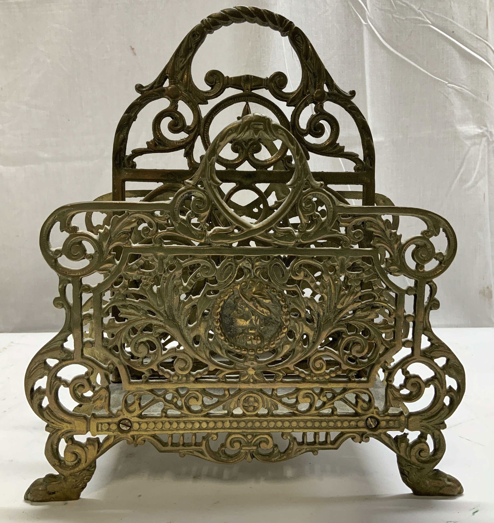 Vntg Ornate Brass Footed Letter Holder (1 of 8)