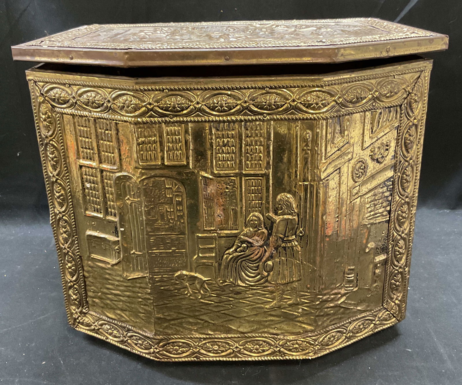 Antique Repousse Brass Coal Scuttle Box (1 of 8)