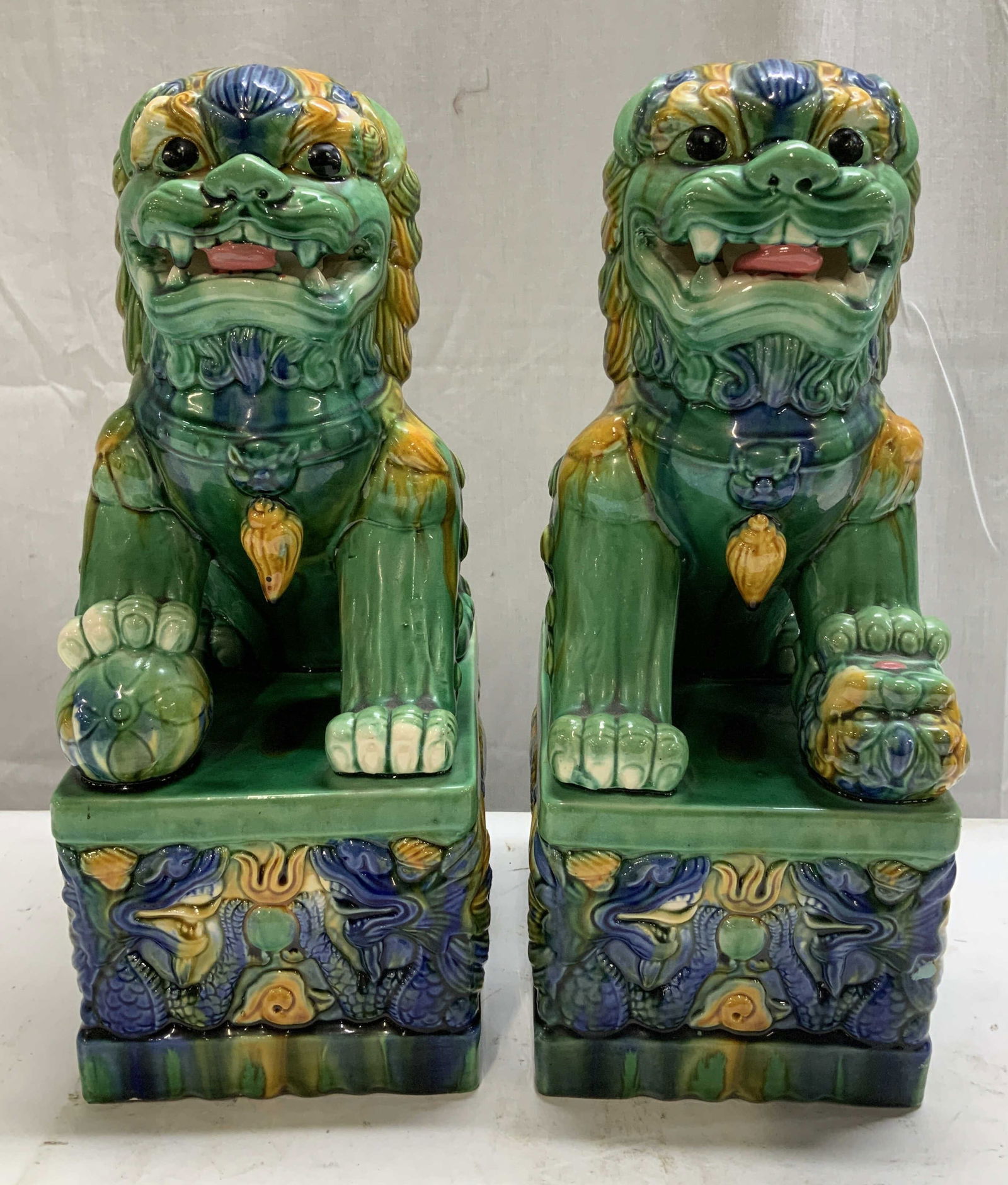 Vntg Pair Sgnd Chinese Ceramic Foo Dog Statues (1 of 8)