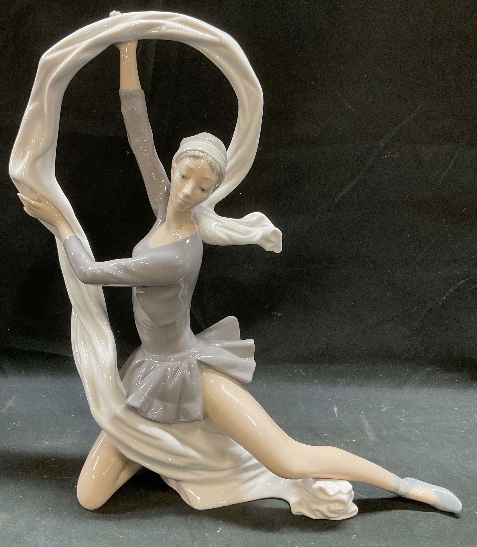 NAO Lladro Dancer W Veil Porcelain Figural Spain (1 of 6)