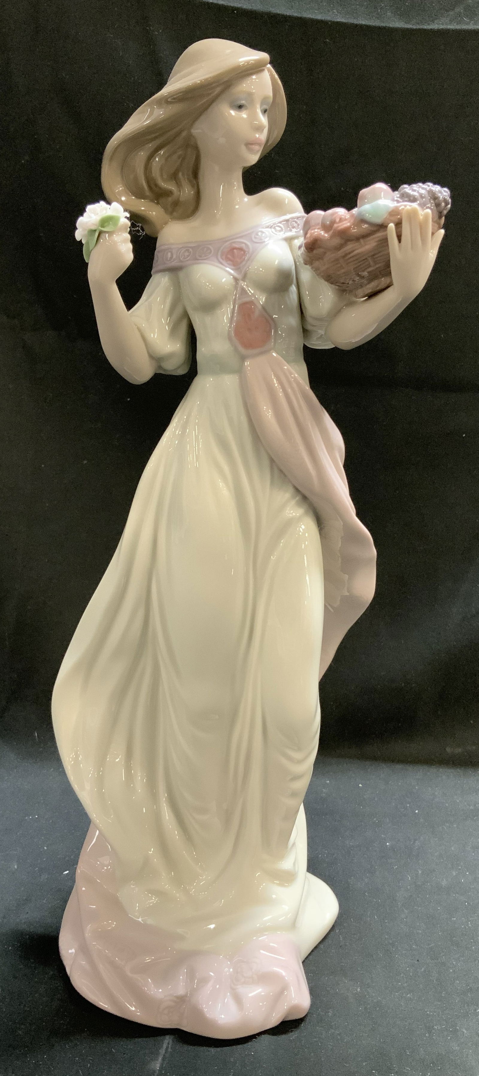 Lladro Autumn Romance Porcelain Figurine SPAIN (1 of 6)