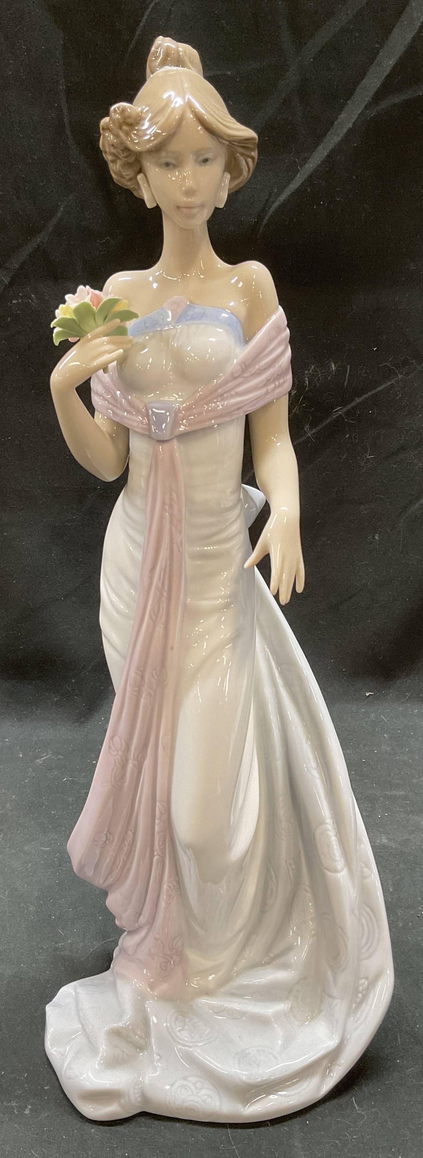 Lladro Summer Infatuation Porcelain Figurine Spain (1 of 6)