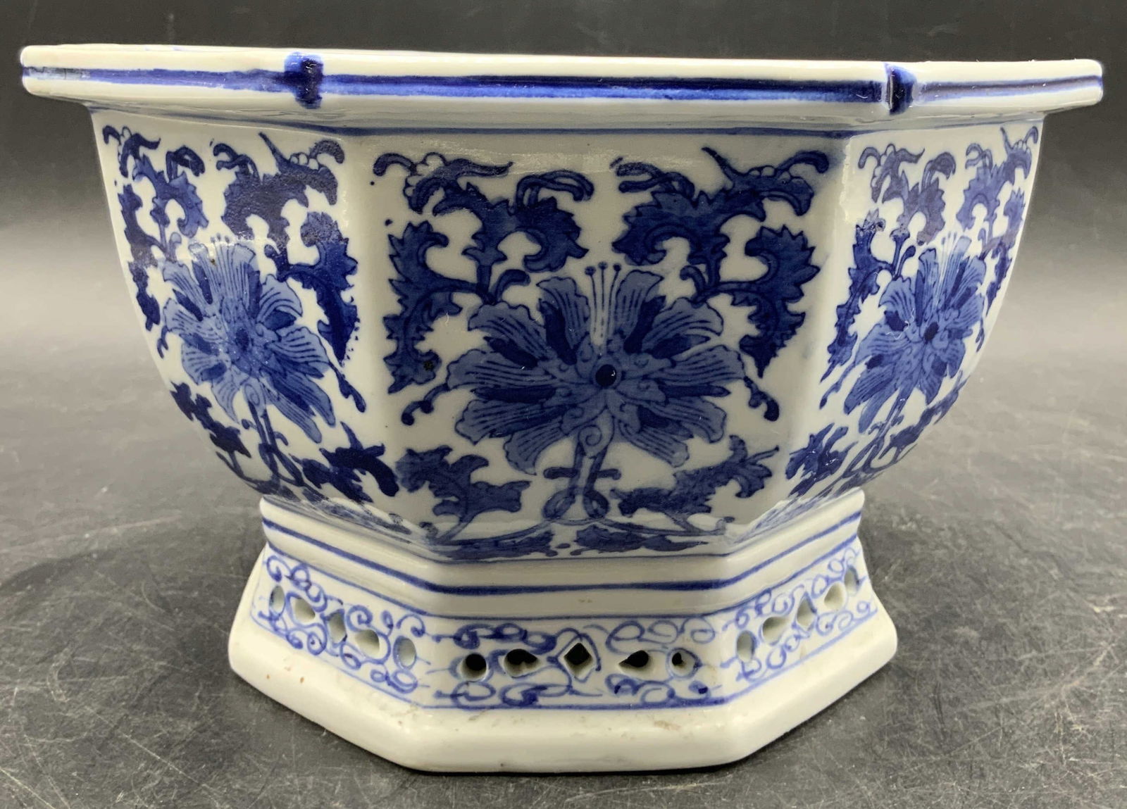 Vntg Floral Blue & White Porc Octagonal Planter (1 of 6)