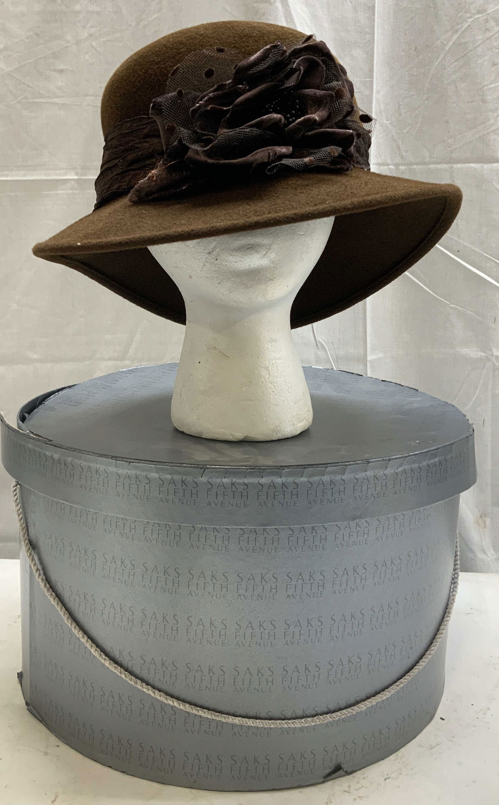 Vntg Louise Green Brown Felt Hat W Floral Accent (1 of 8)