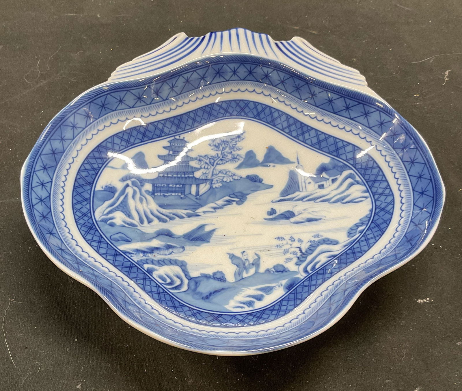 MOTTAHEDEH Blue Canton Shell Porcel Dish Portugal (1 of 6)