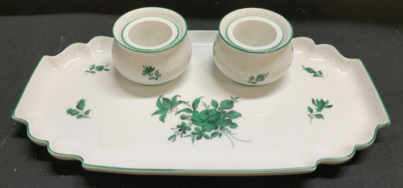Vntg Augarten AUSTRIA Vienna Porc Inkwell Set: Vintage porcelain Standish writing set featuring a tray w scalloped edges & two matching inkwells. Pieces have green floral motifs & green rim accents. Signed & marked on underside. Reads AUGARTEN AUS