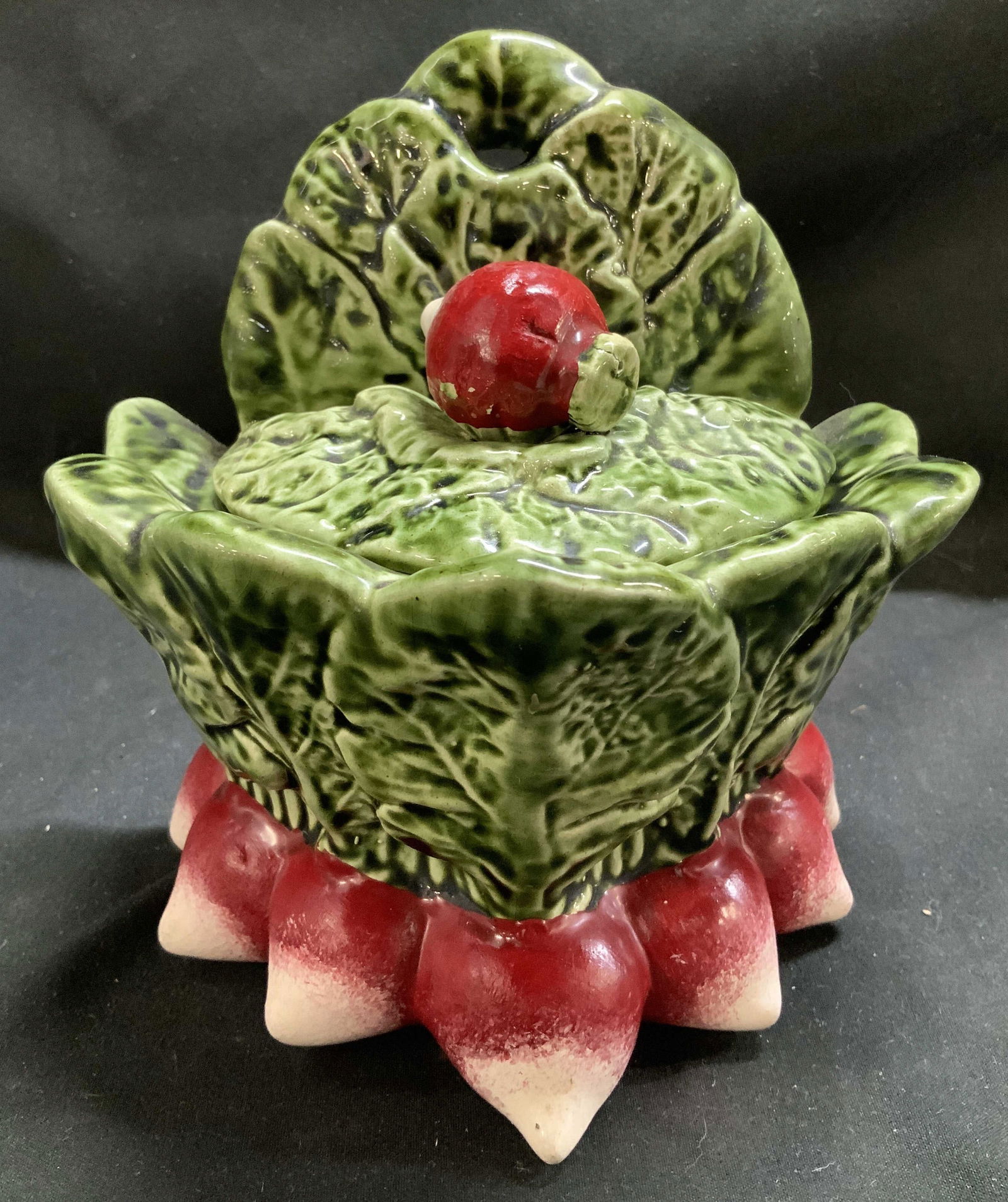 Olfaire Caldas Majolica Radishes Wall Pocket PORT (1 of 7)