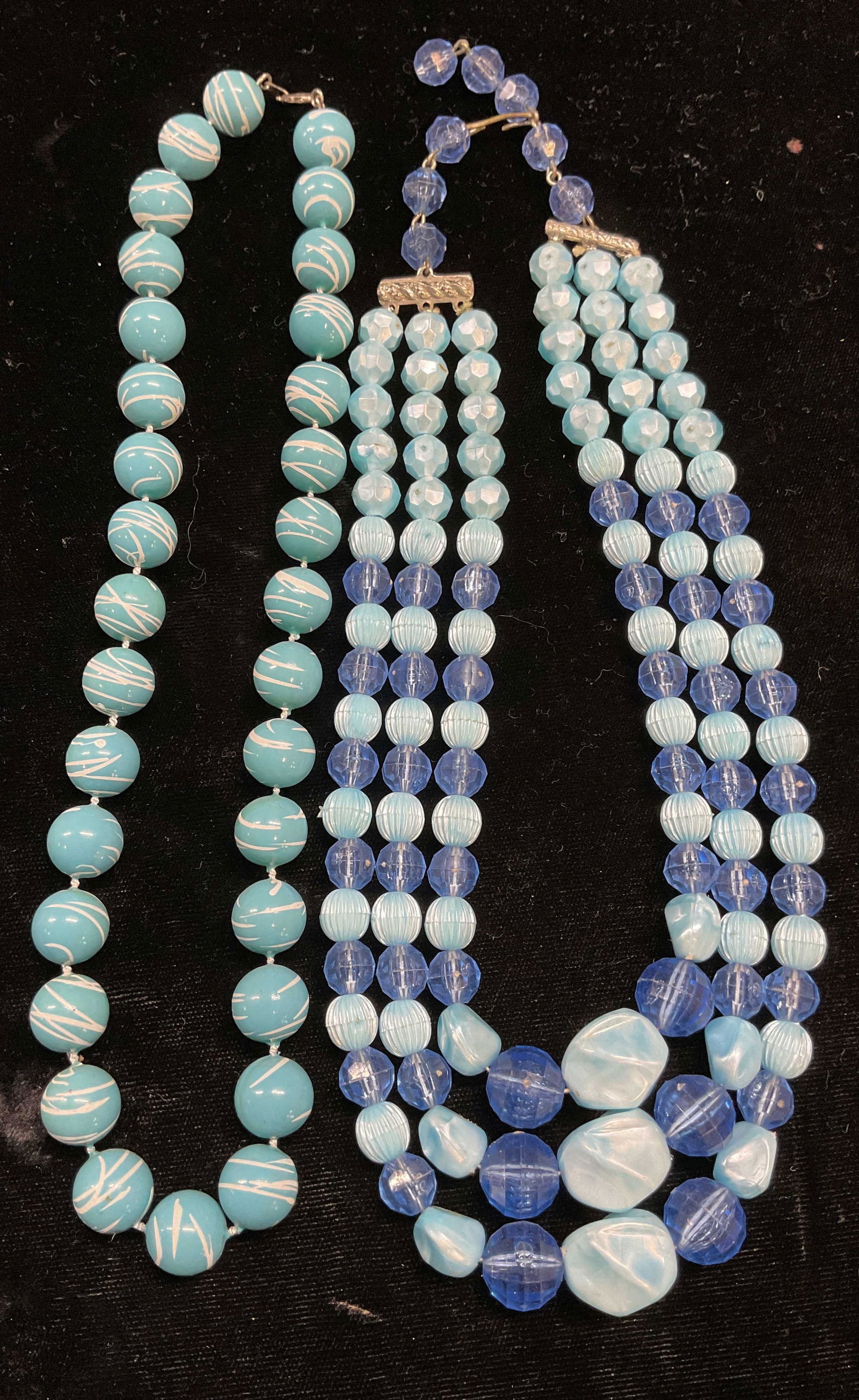 Lot 2 Vintage Blue Beaded Necklaces (1 of 6)