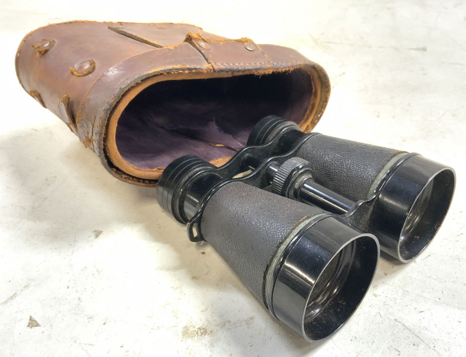 PATHFINDER Vintage Binoculars W Leather Case (1 of 7)