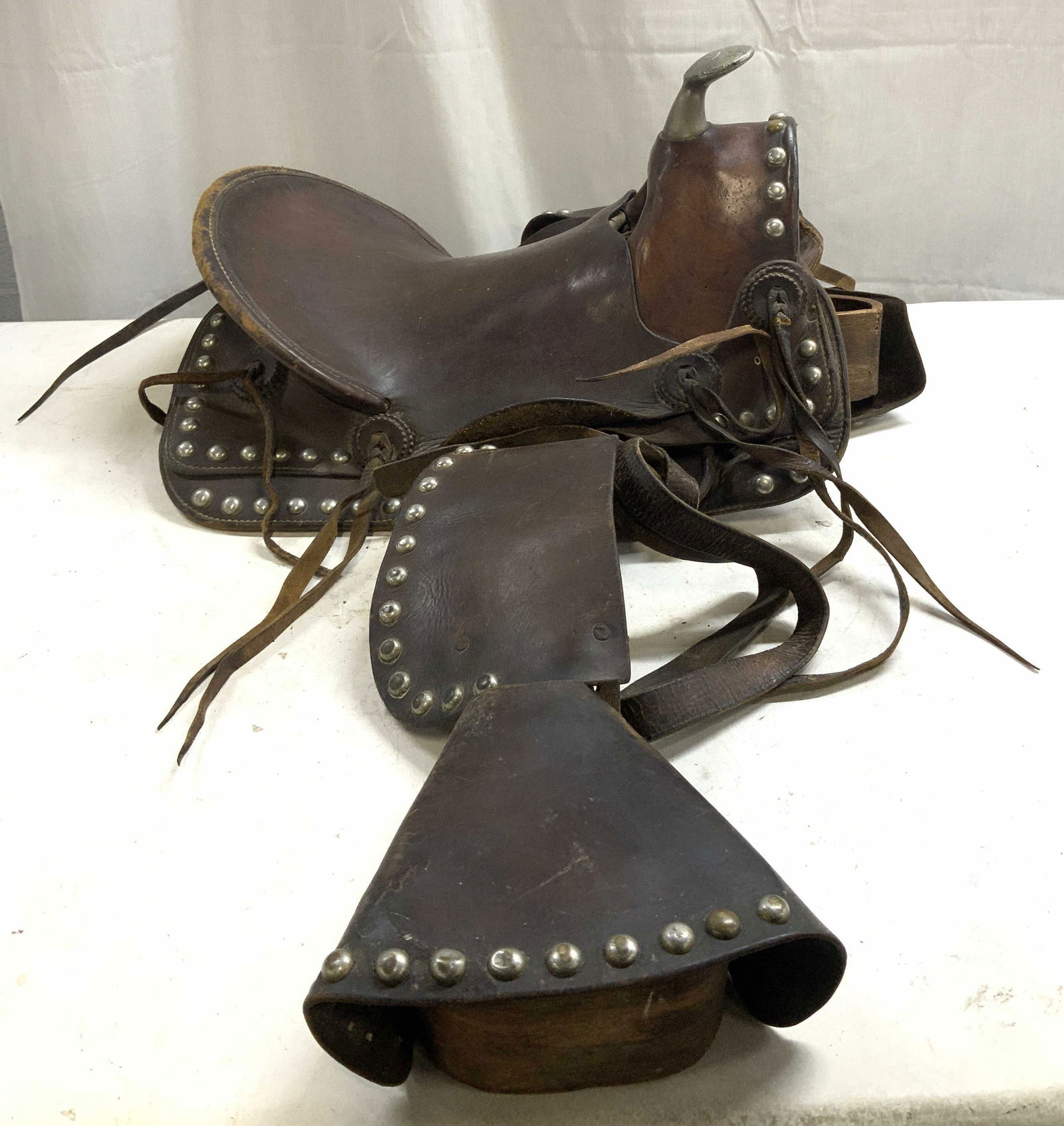 Vtg Western Brown W Silver Studs Saddle & Stirrups (1 of 10)